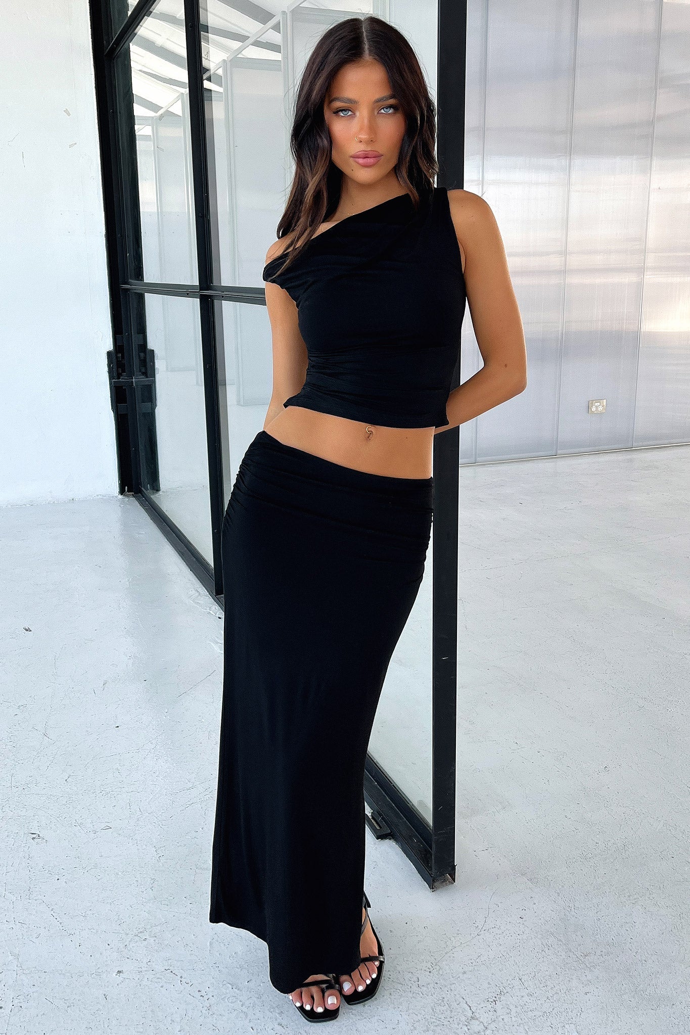 10398-vamika-maxi-skirt-black-1.webp