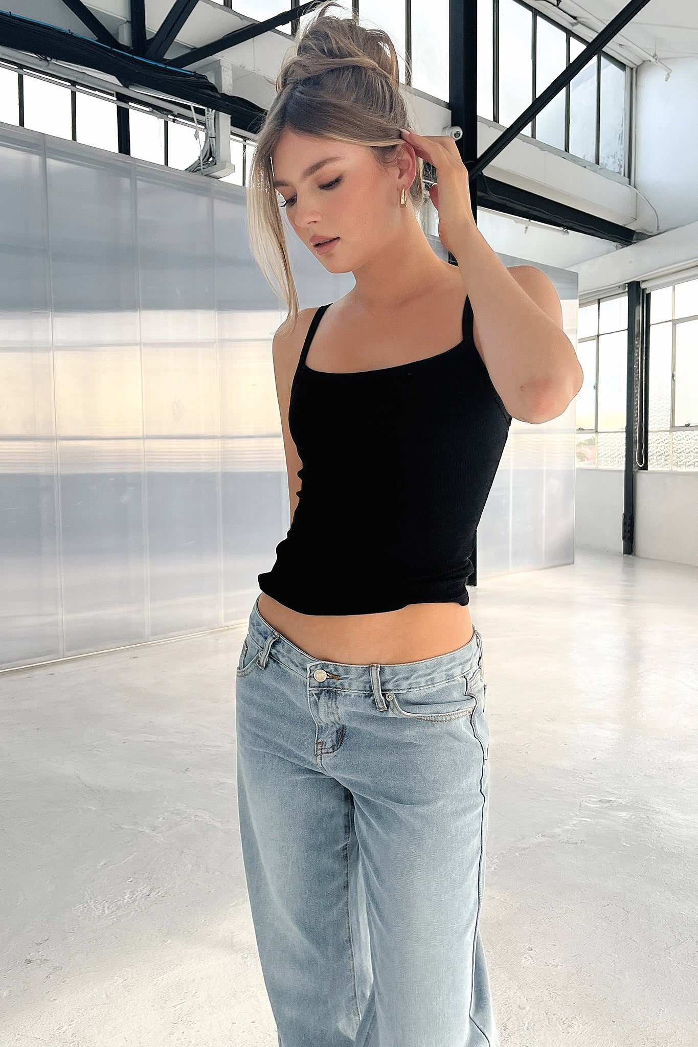 11118-indy-singlet-black-1.webp