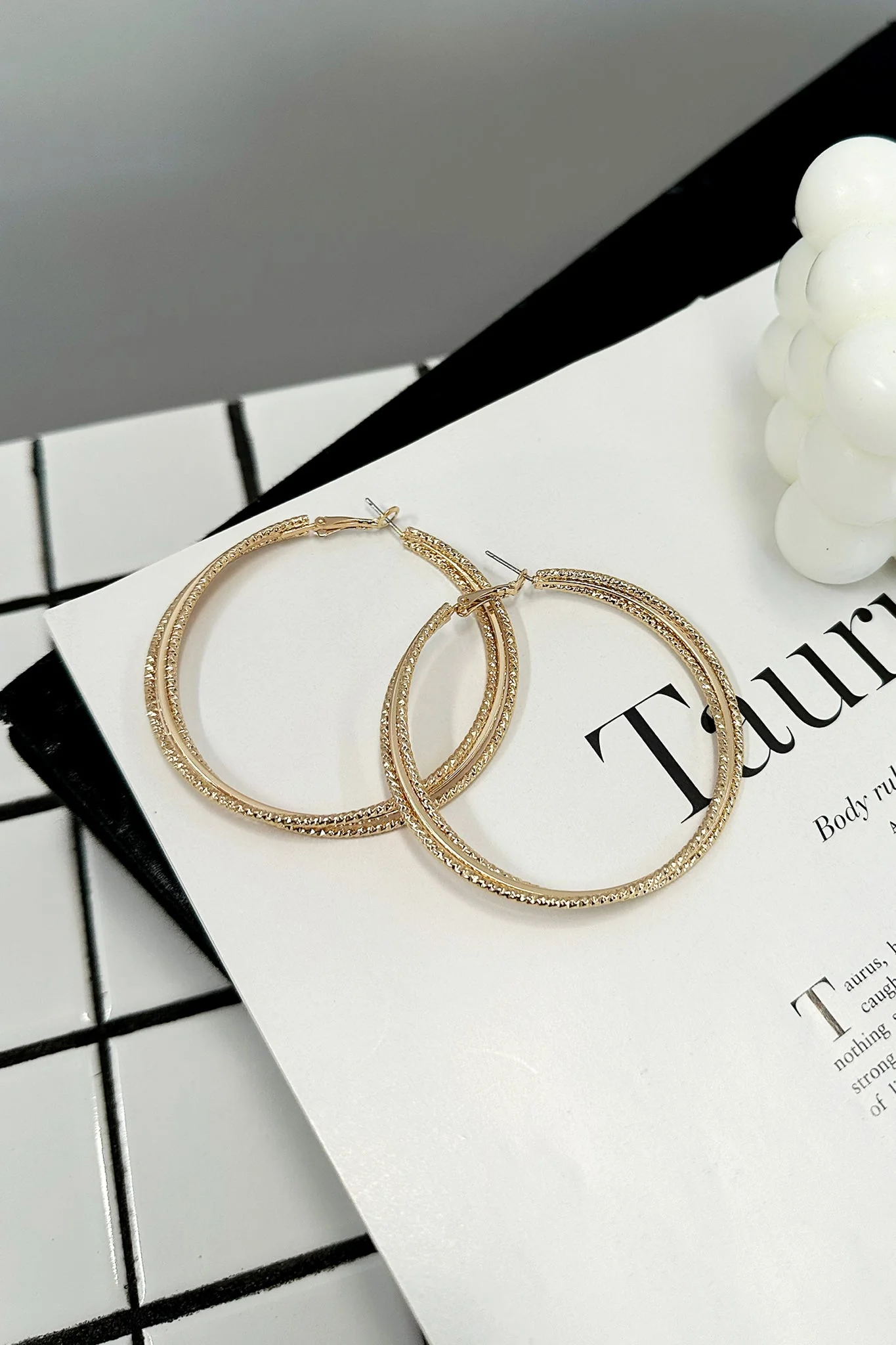 1122-shana-hoop-earrings-gold-1.webp