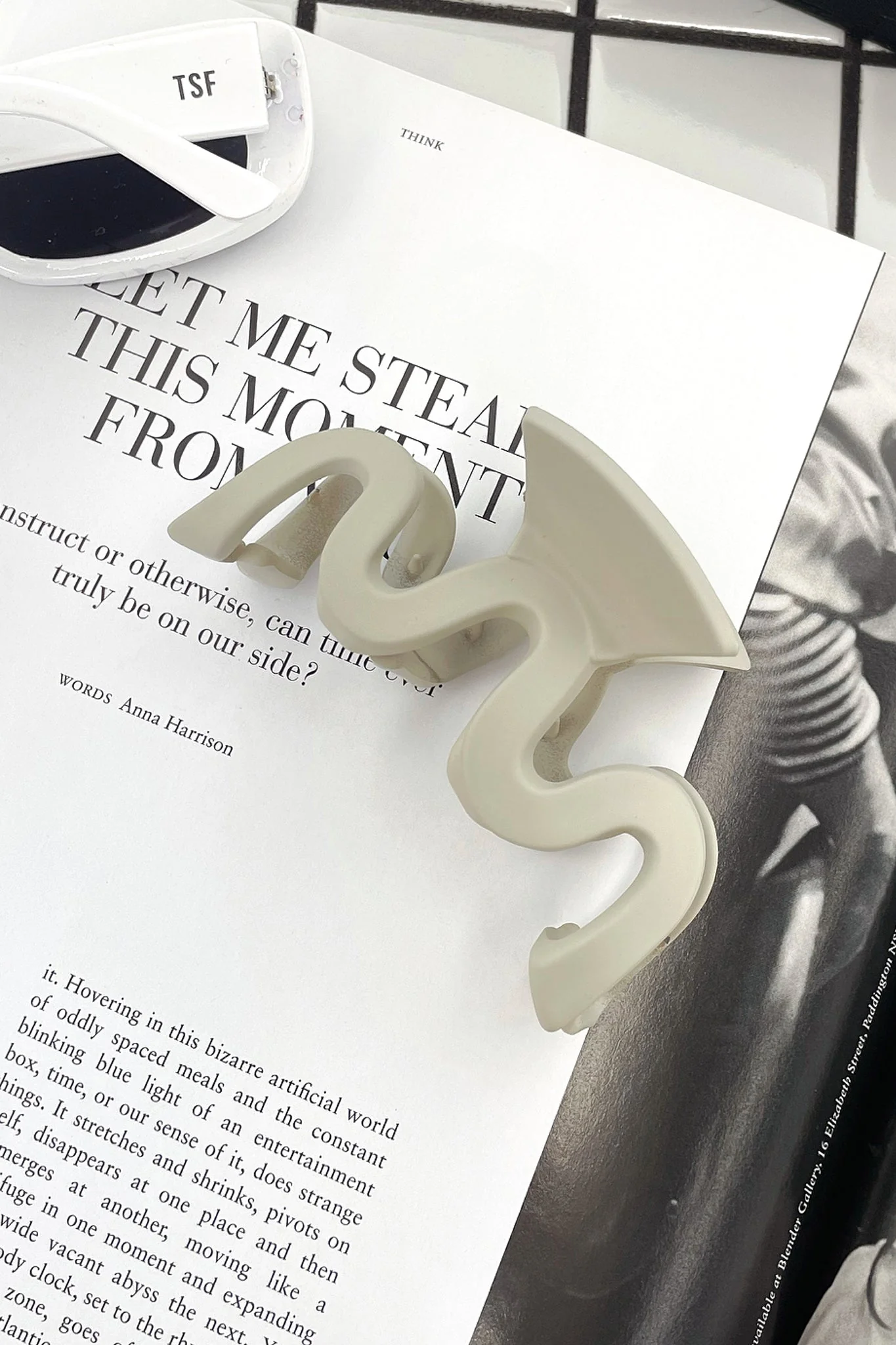 Rem Claw Clip - Grey