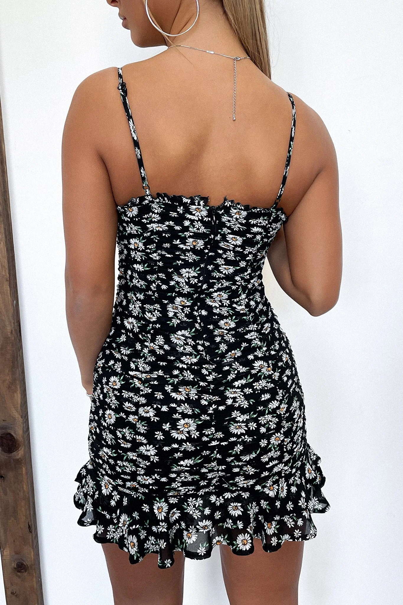 1250-amanda-dress-black-floral-1.webp