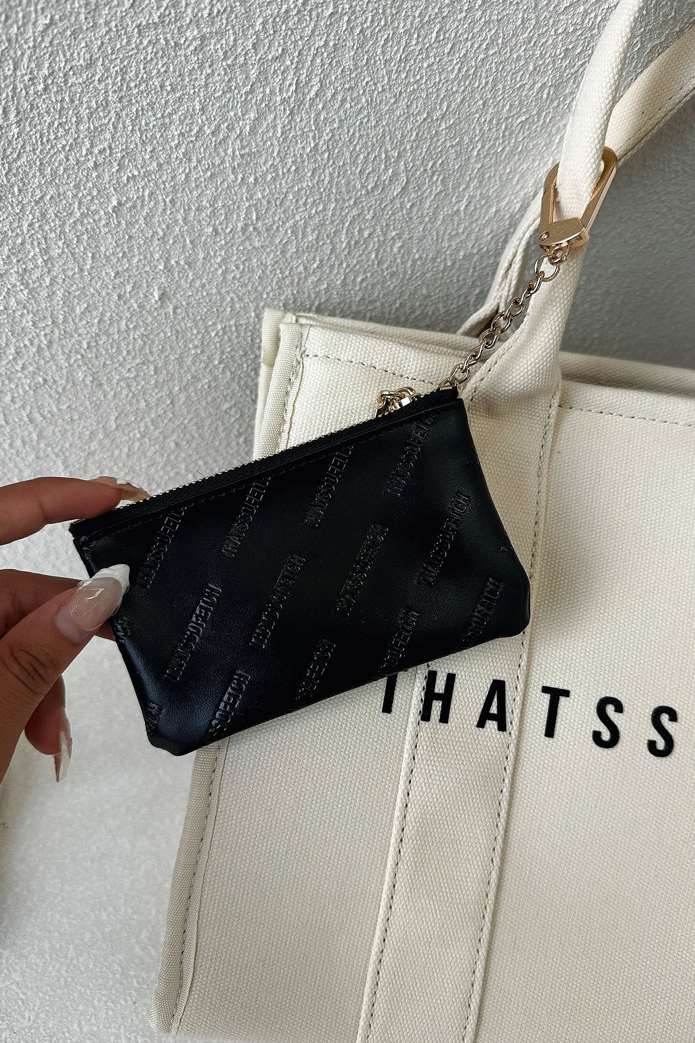 1296-carter-coin-purse-black-1.jpg