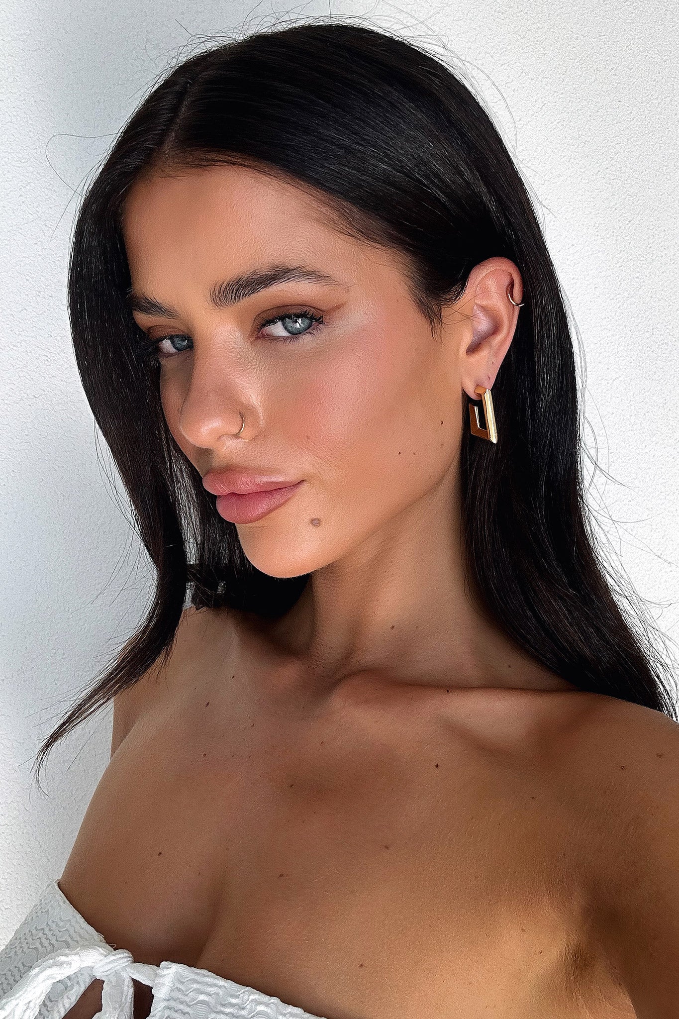 1592-albany-earrings-gold-1.jpg