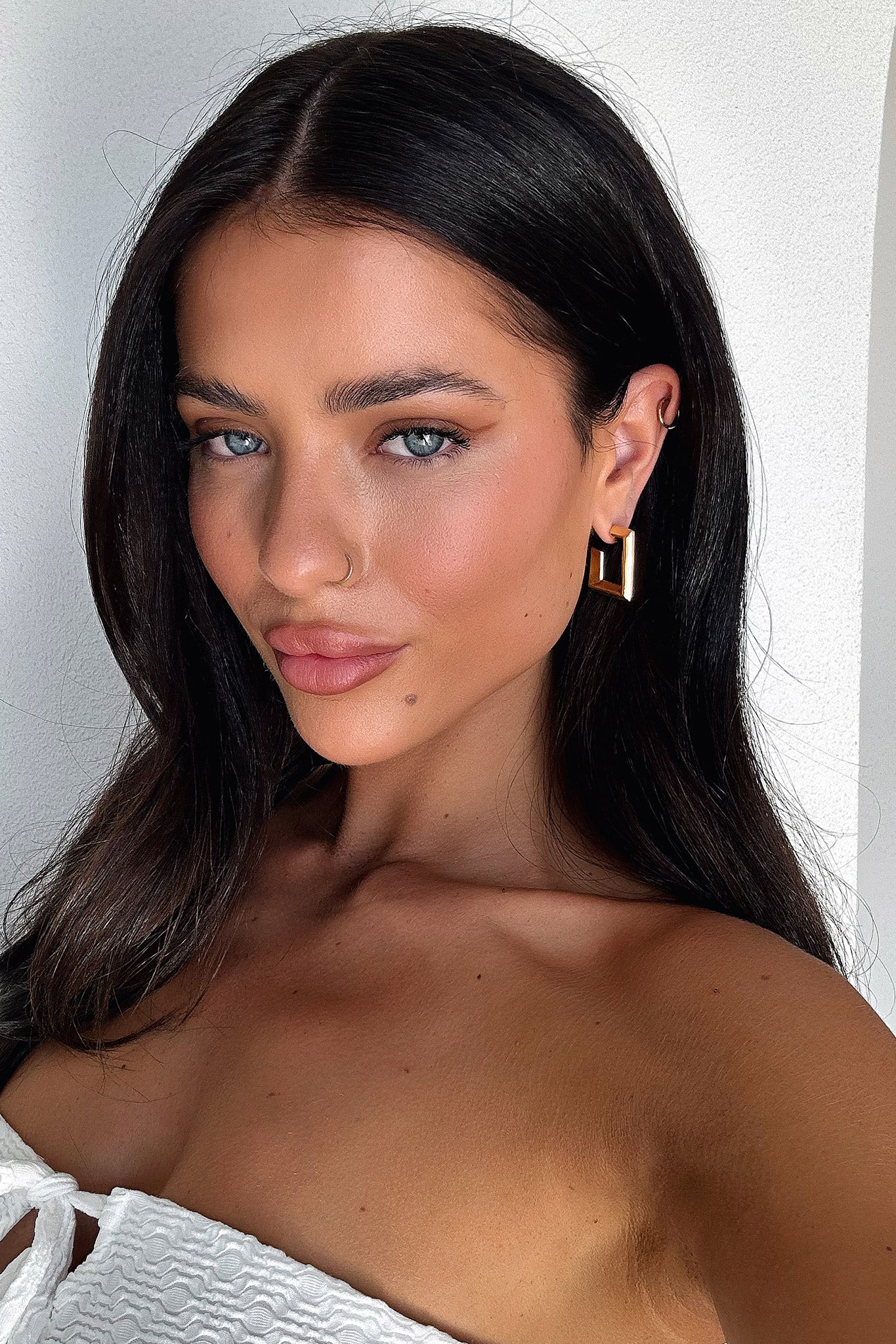 1592-albany-earrings-gold-1.jpg