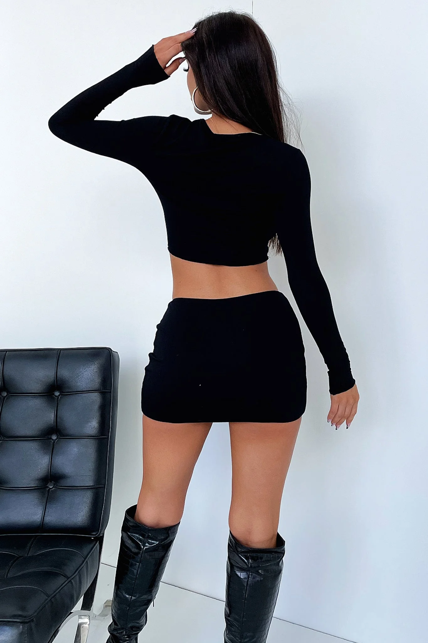 1601-aleen-long-sleeve-crop-black-1.webp