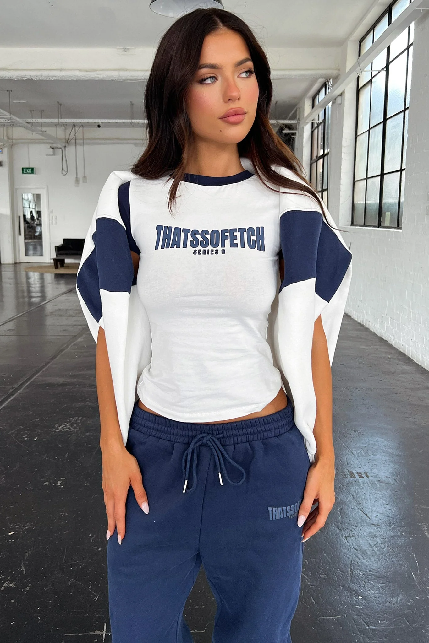 16049-series-9-tee-navy-1.webp