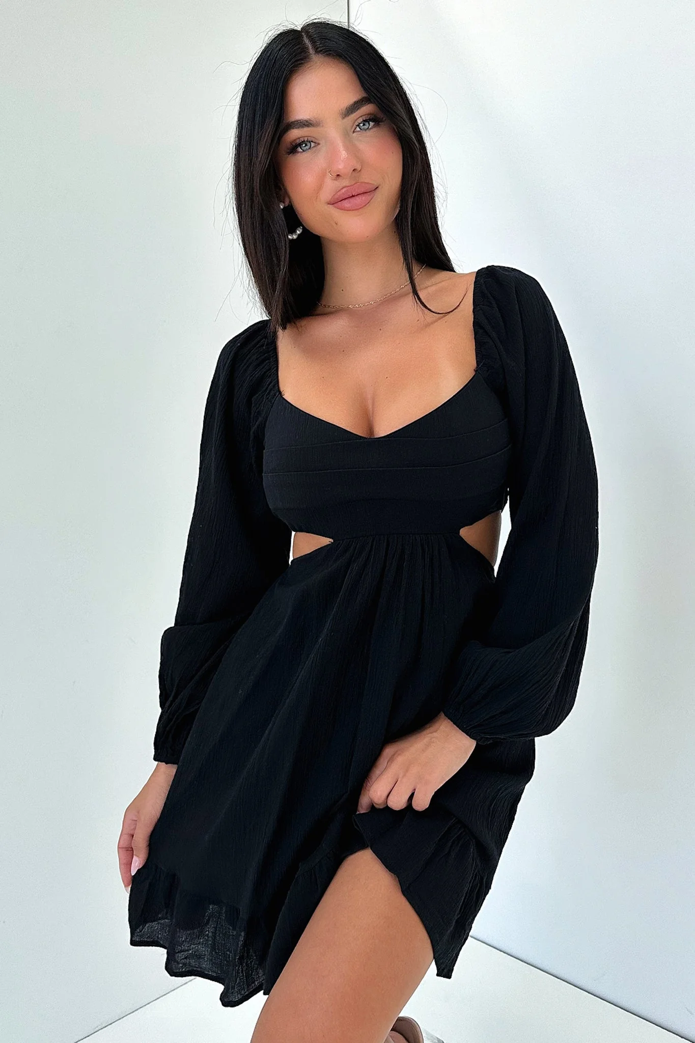 16907-nicole-dress-black-1.webp