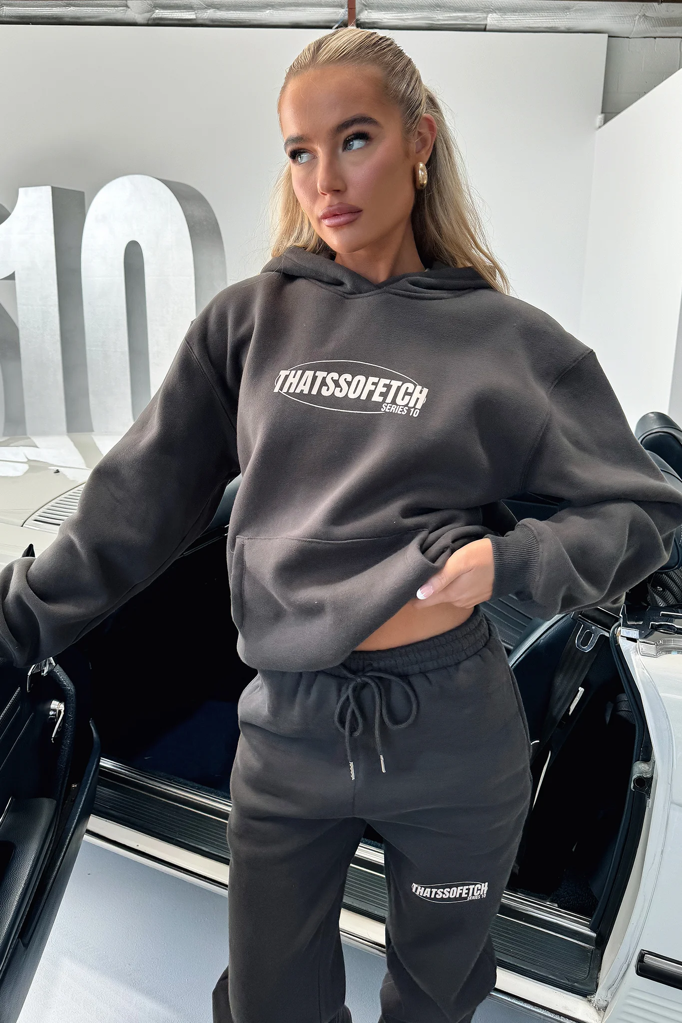 17696-series-10-hoodie-charcoal-1.webp