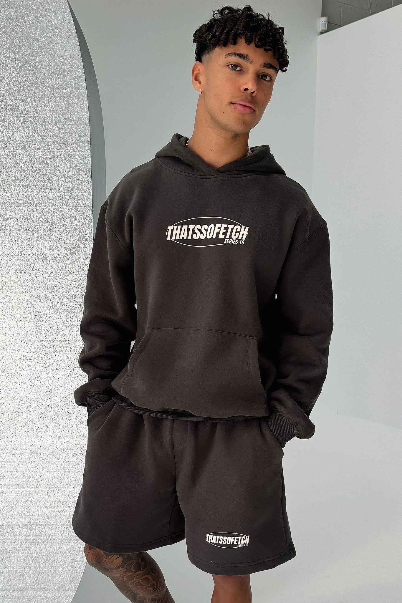 17696-series-10-hoodie-charcoal-1.webp