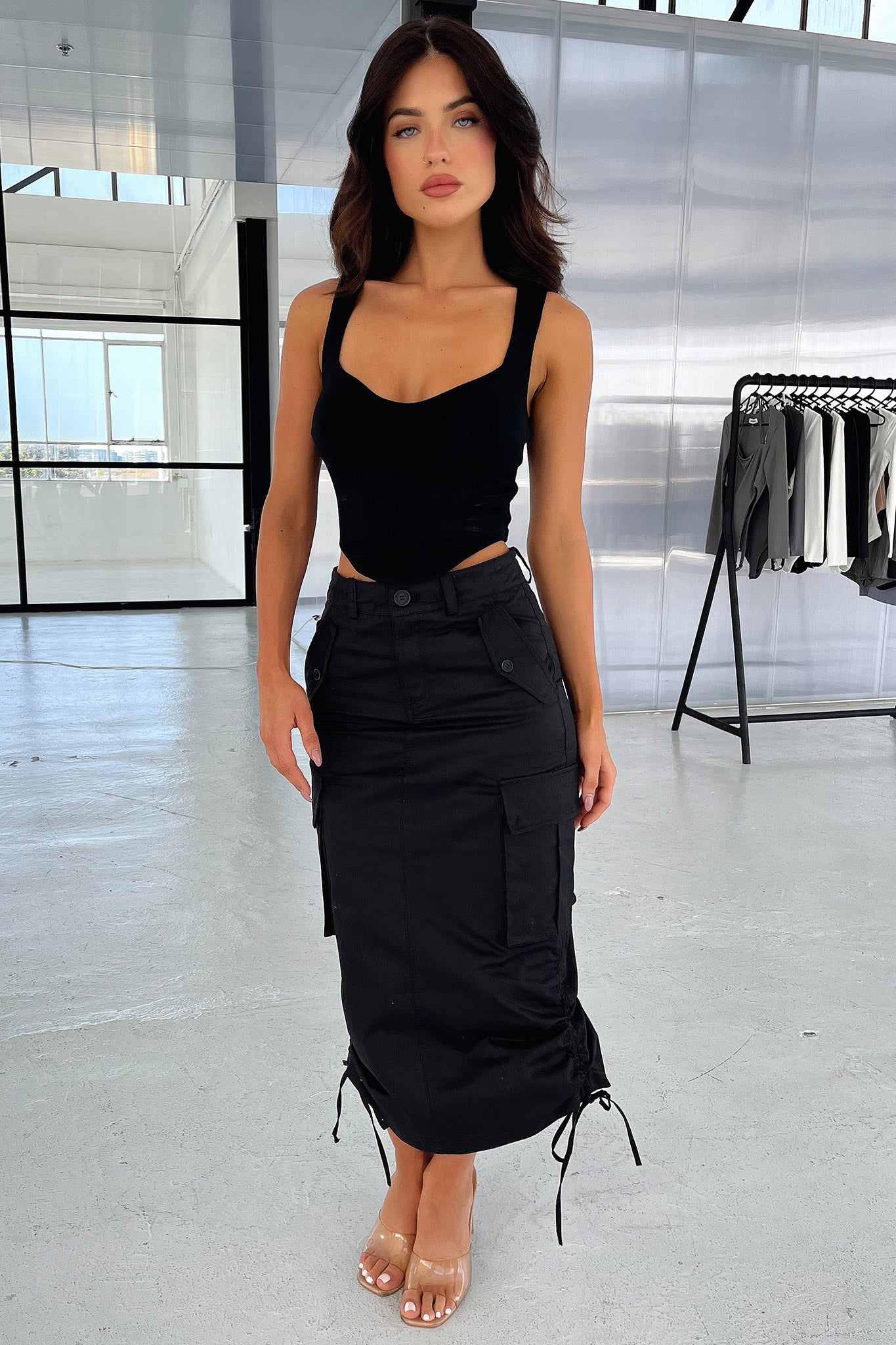 18380-eryn-crop-black-1.webp