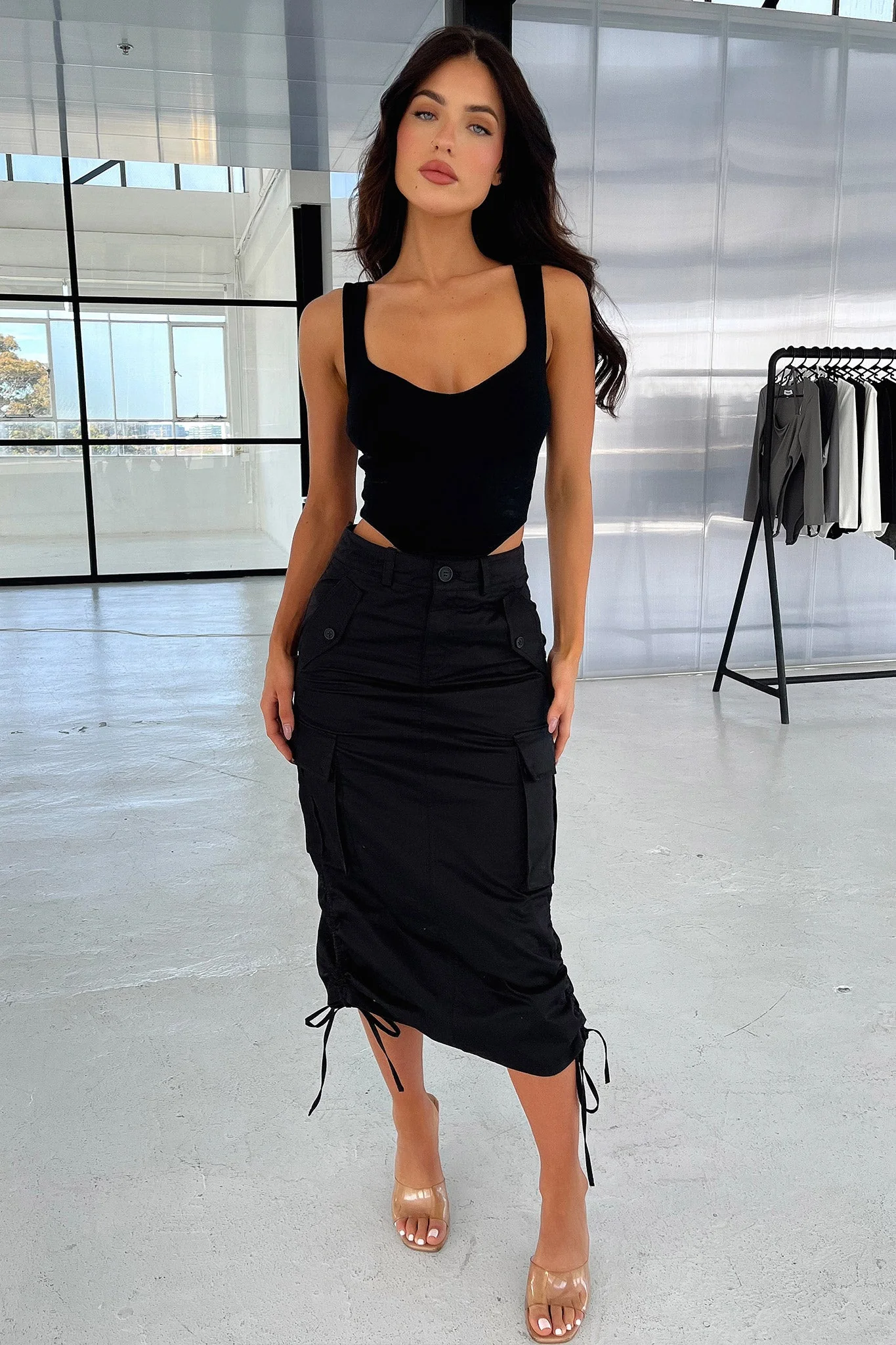 18380-eryn-crop-black-1.webp