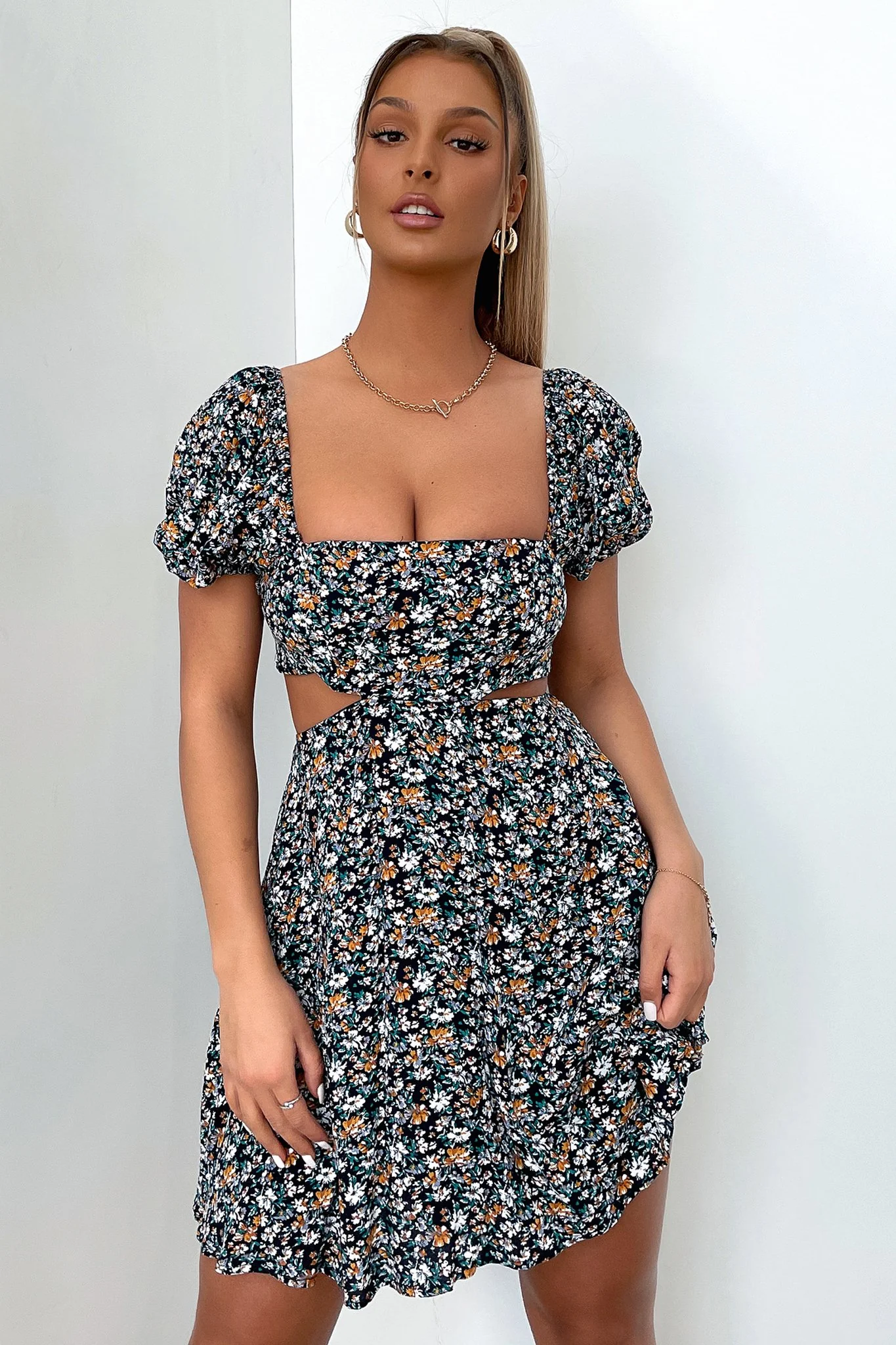 18594-tracey-dress-navy-floral-1.webp