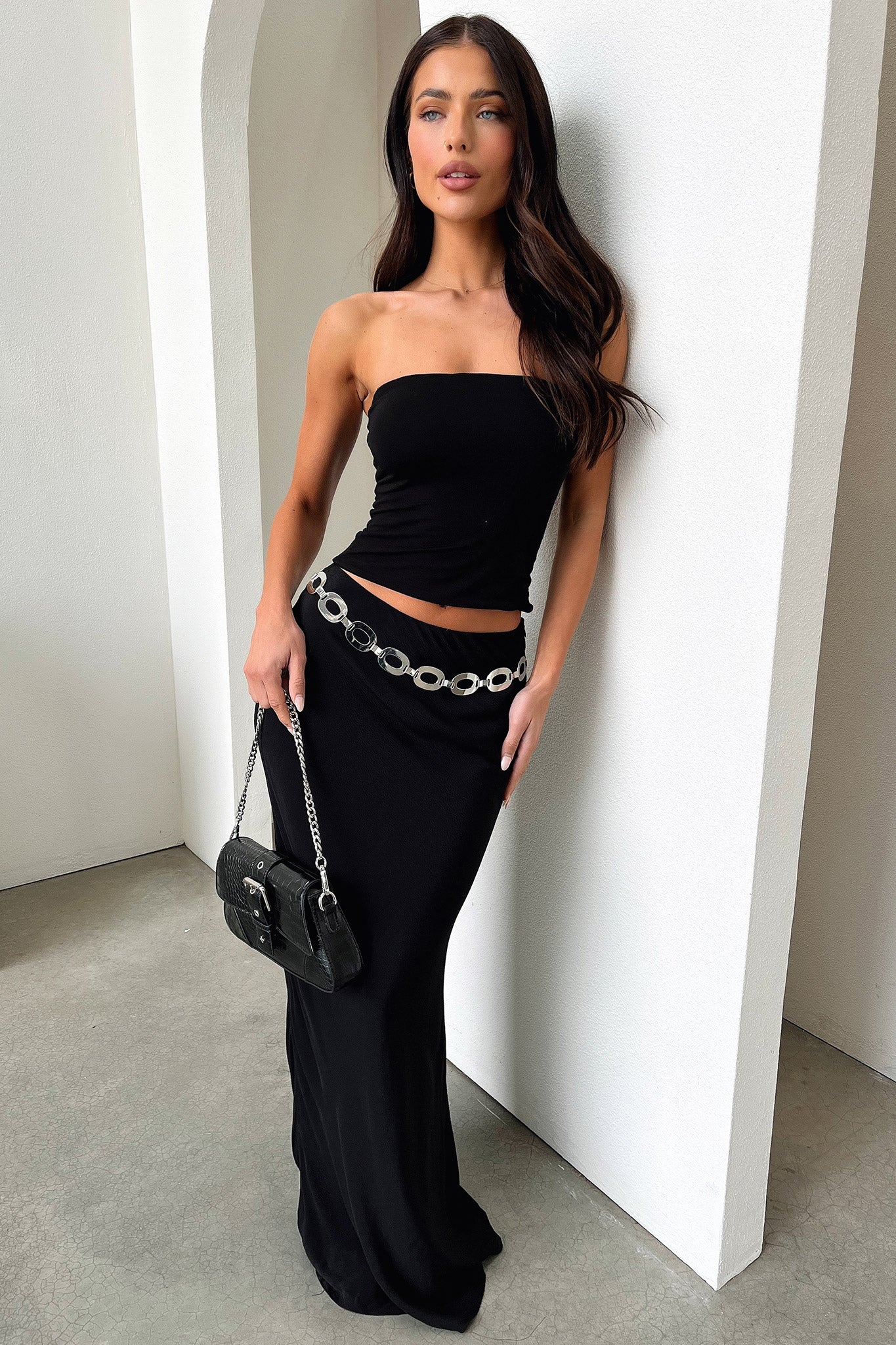 18758-swansen-maxi-skirt-black-1.jpg
