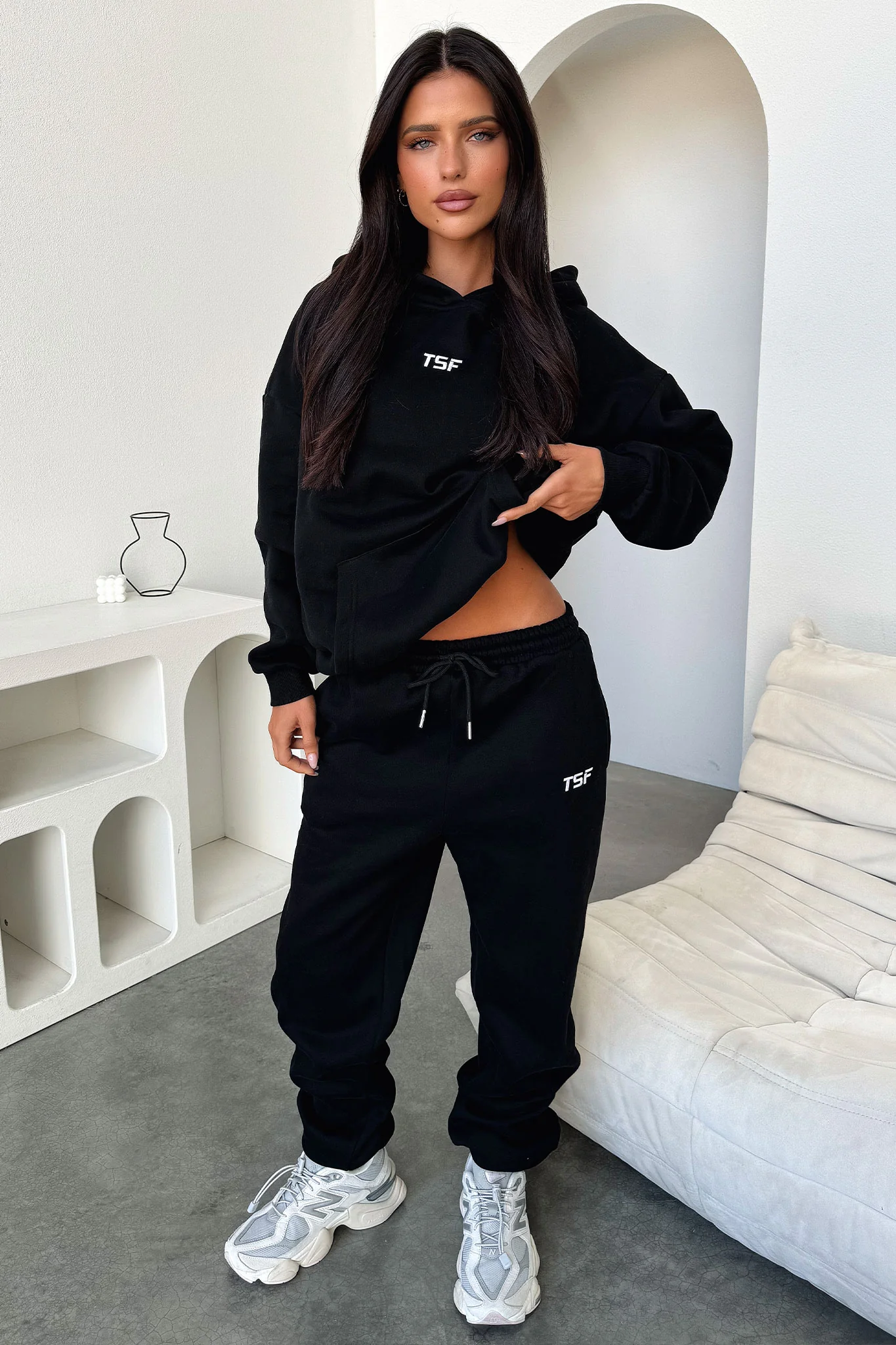 19067-kaztek-hoodie-black-1.webp