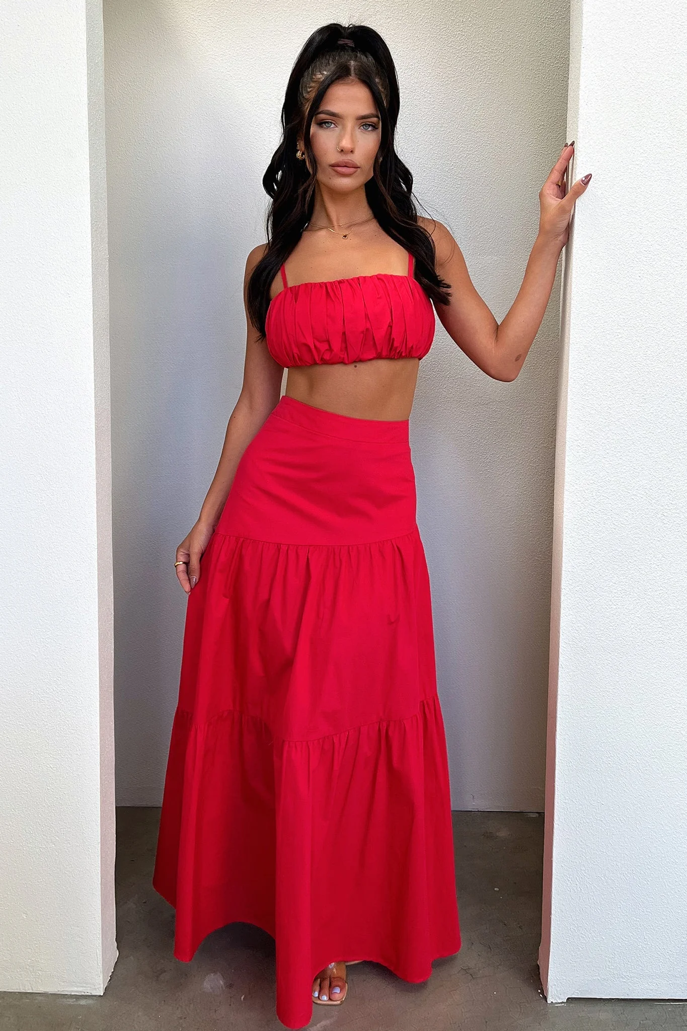 19658-lateisha-crop-red-1.webp