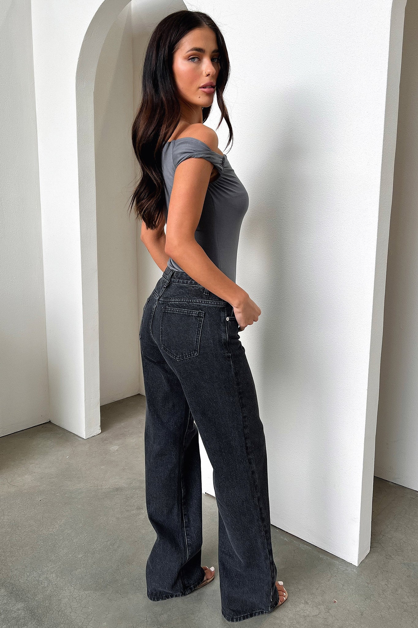 20203-aspen-bodysuit-charcoal-1.webp