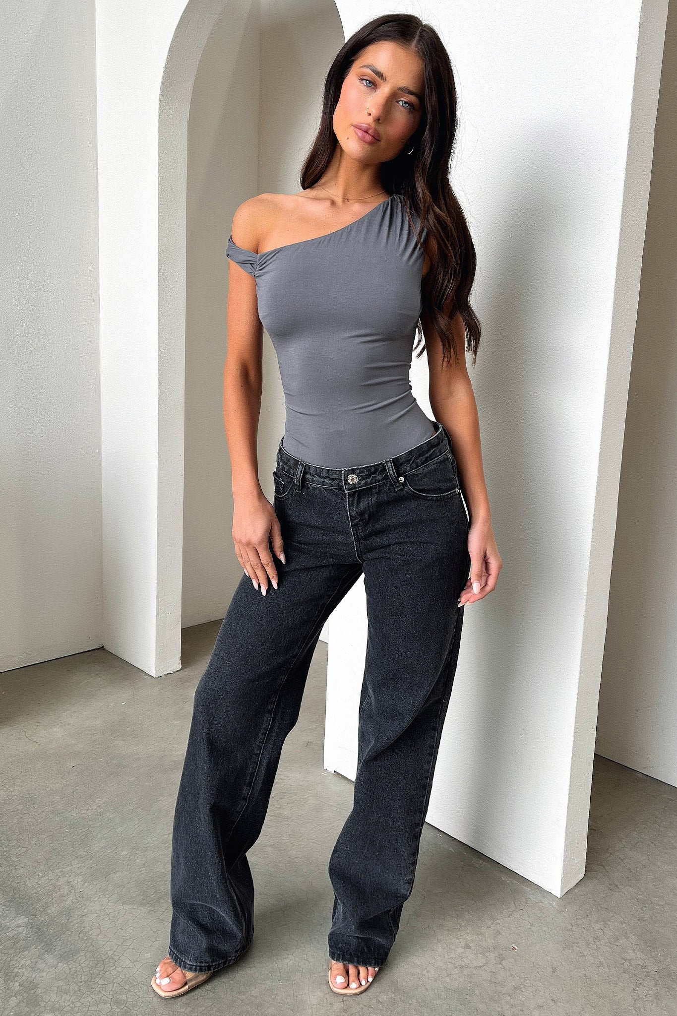 20203-aspen-bodysuit-charcoal-1.webp