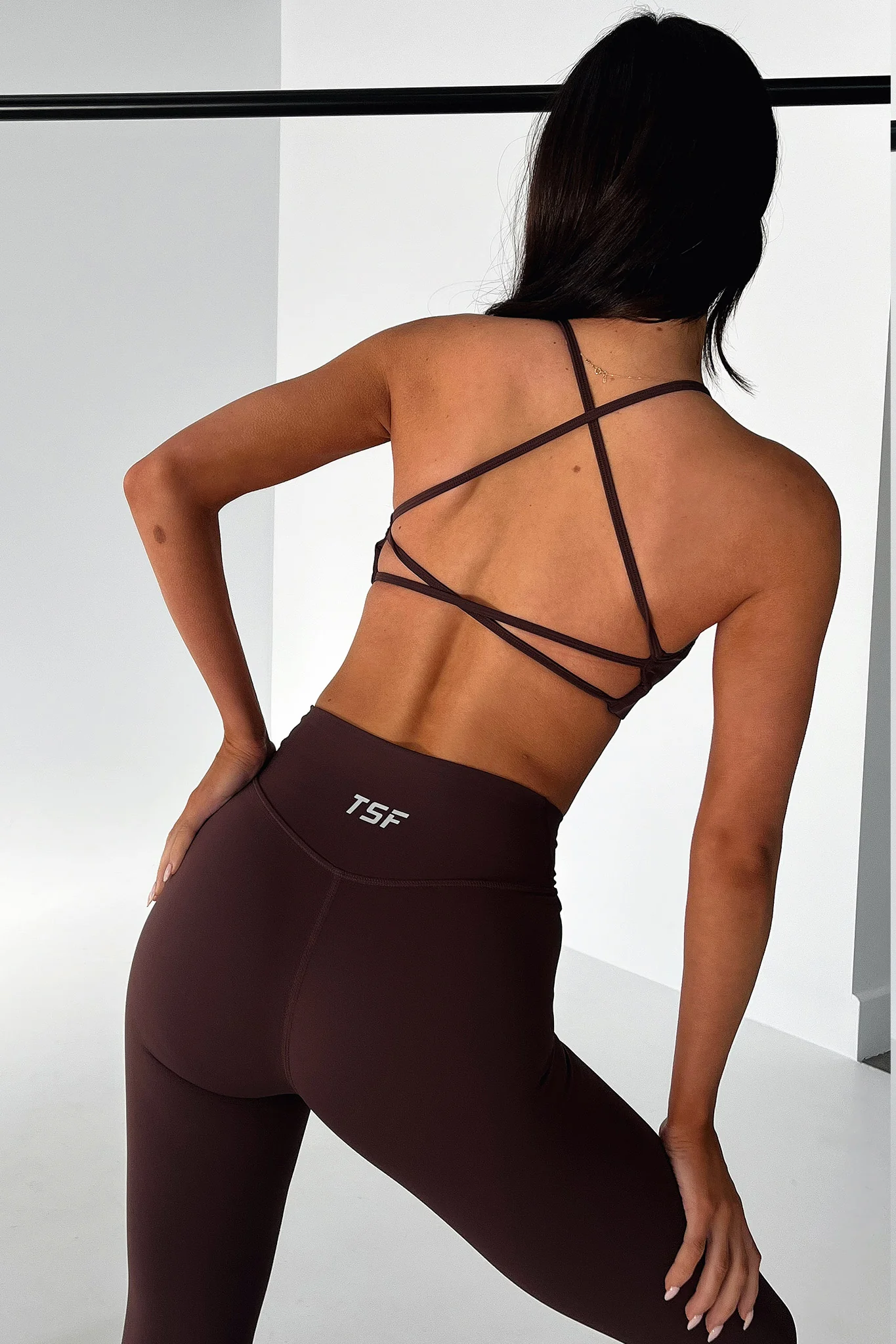 21012-kamari-open-back-sports-bra-brown-1.webp