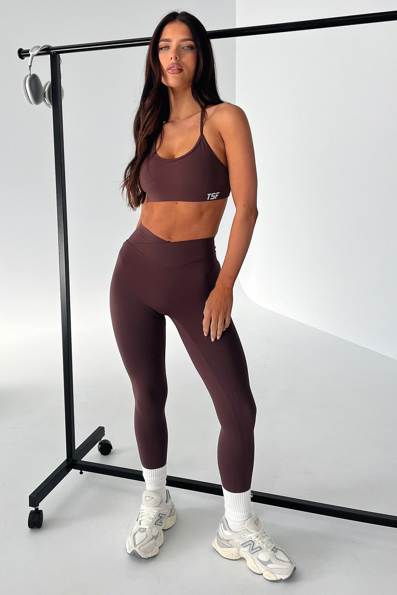 21012-kamari-open-back-sports-bra-brown-1.webp