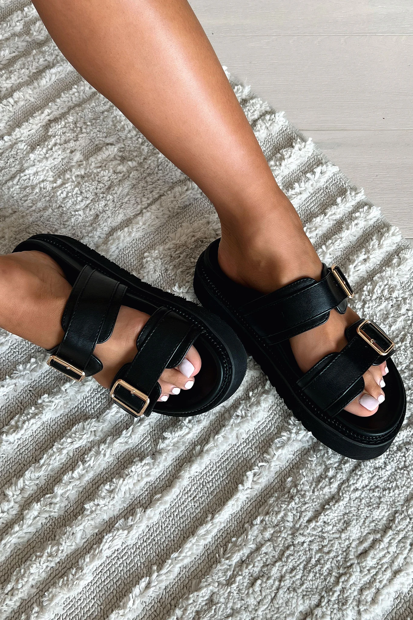 21571-capri-sandals-black-1.jpg
