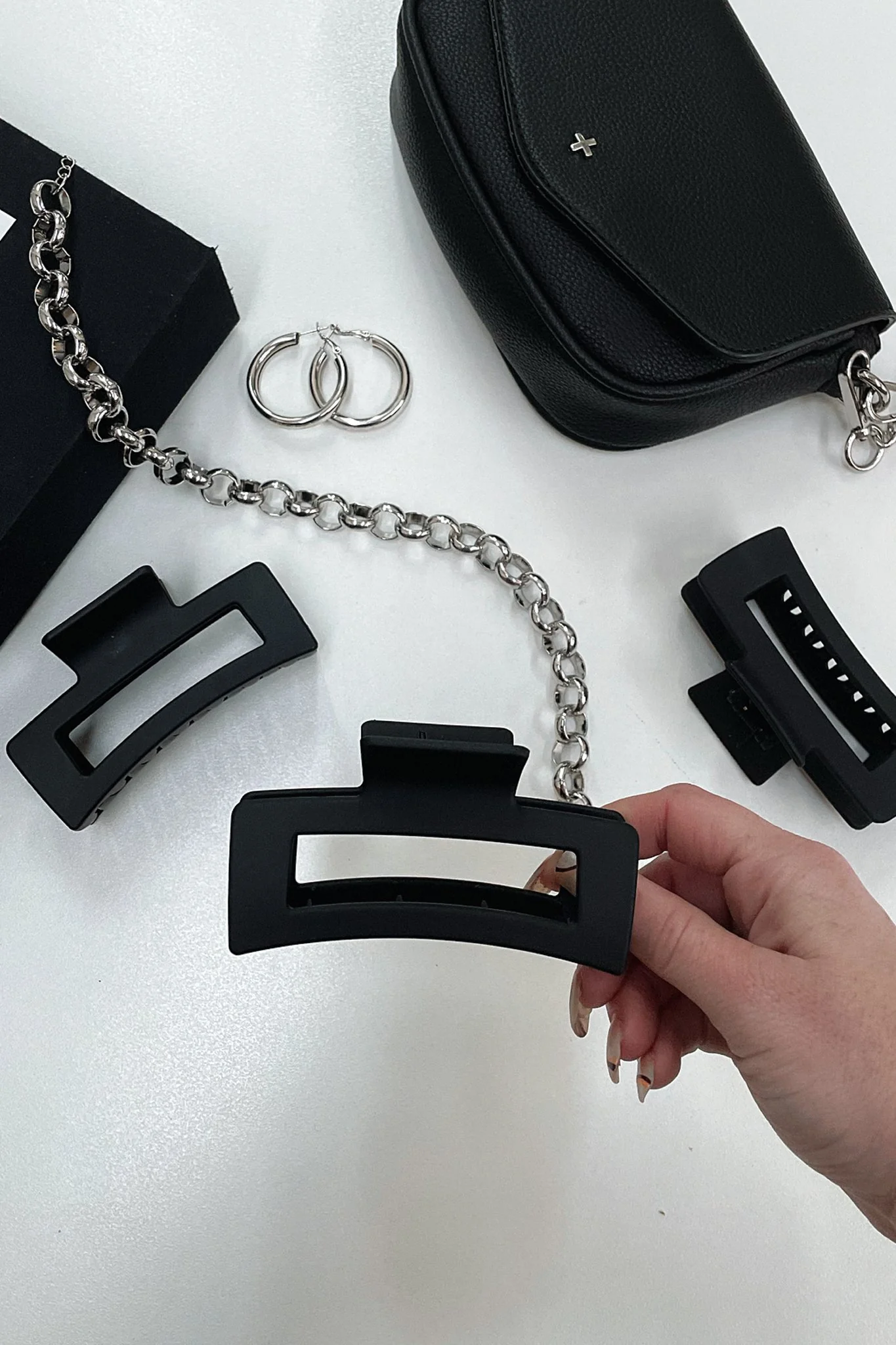 216-mika-claw-clip-black-1.webp