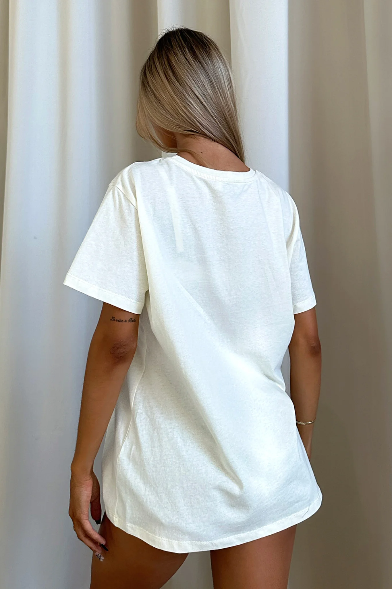 21665-low-down-tee-cream-1.webp