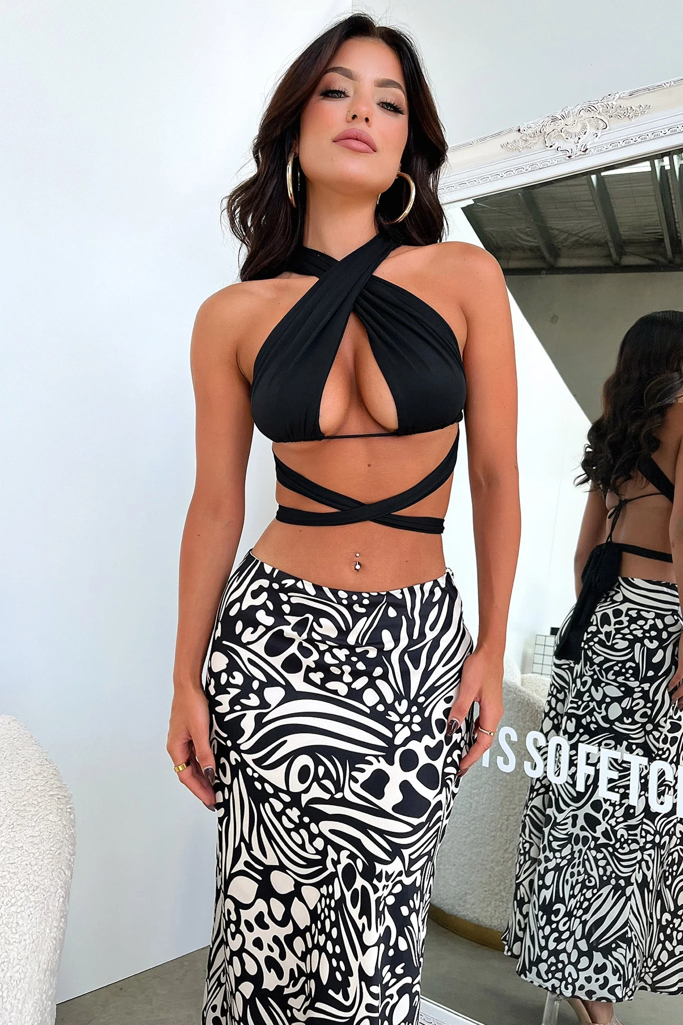 21840-santorini-maxi-skirt-black-white-print-1.webp