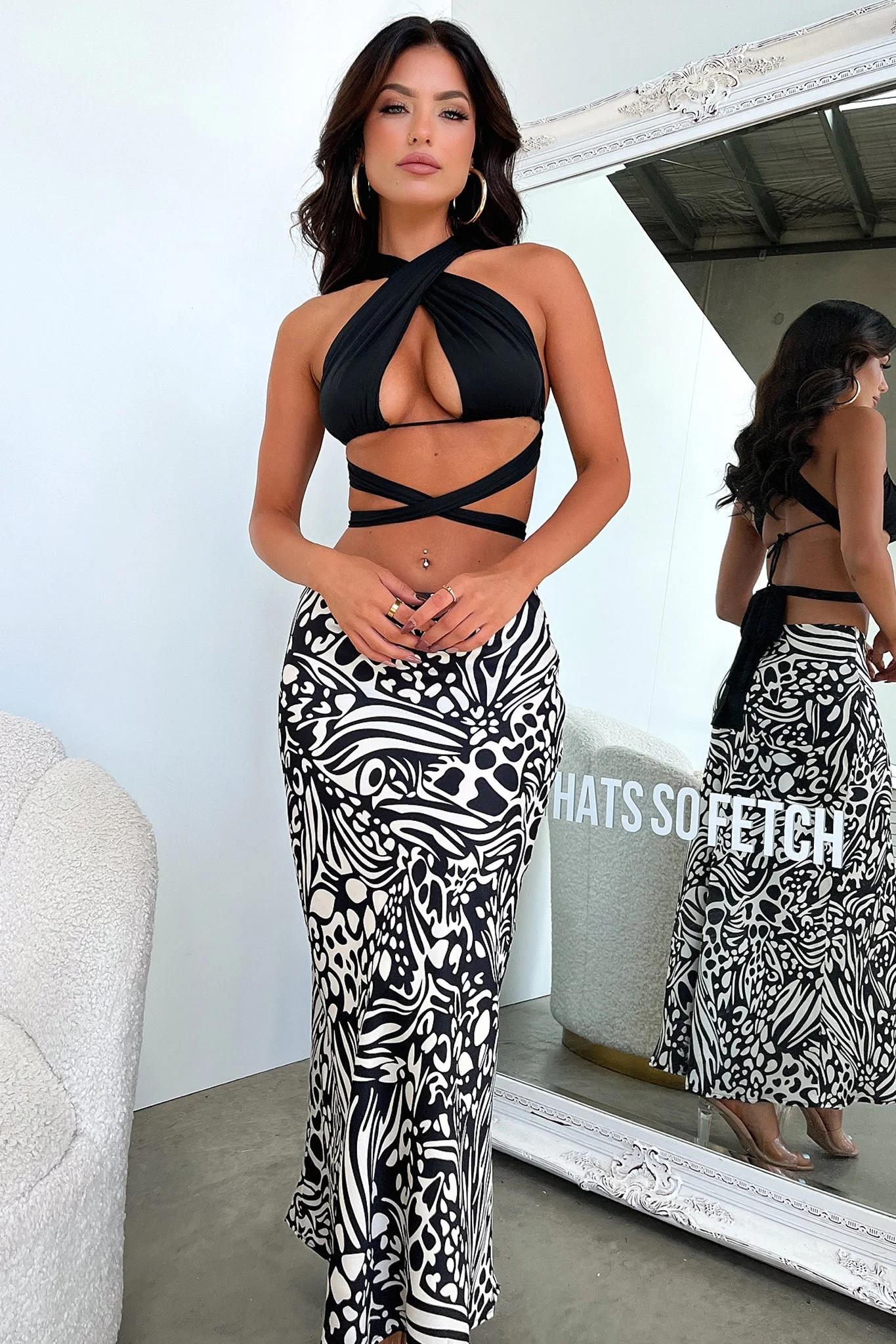 21840-santorini-maxi-skirt-black-white-print-1.webp
