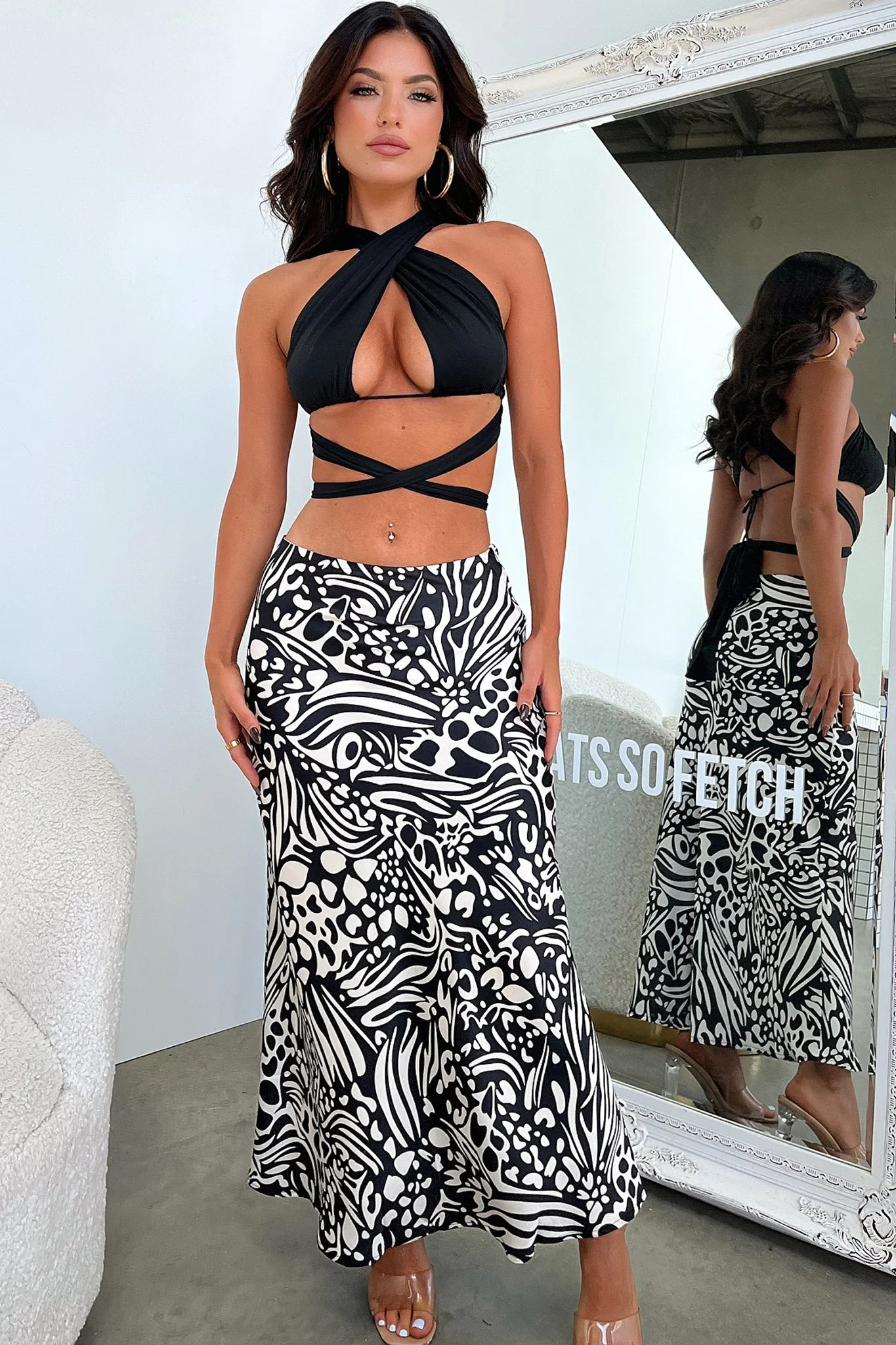 21840-santorini-maxi-skirt-black-white-print-1.webp