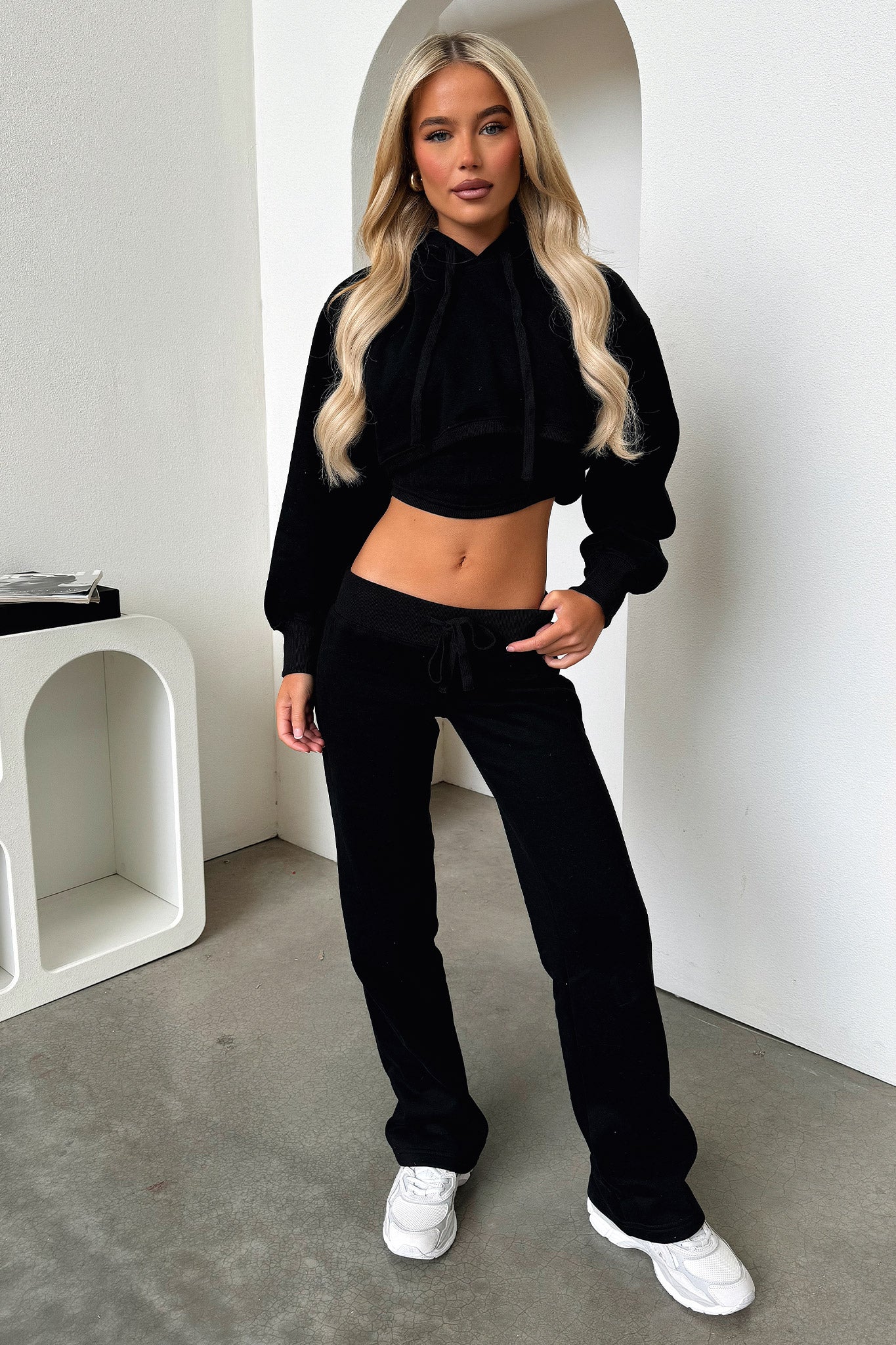 Zaina Cropped Hoodie - Black