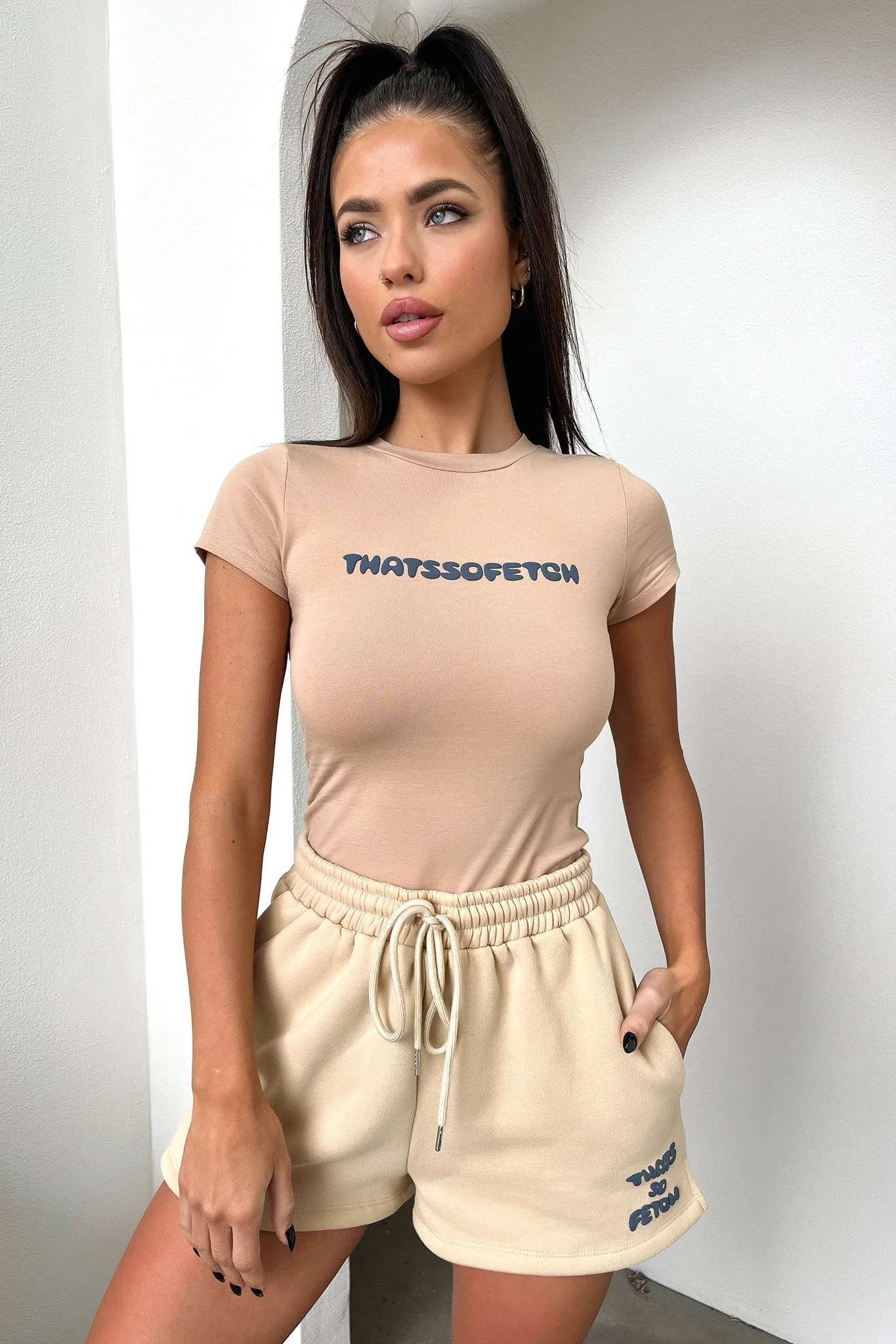 22068-series-3-shorts-beige-1.webp