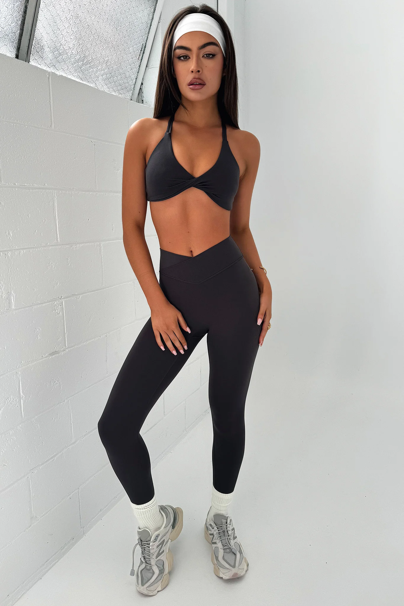 Nikau Twist Sports Bra - Grey