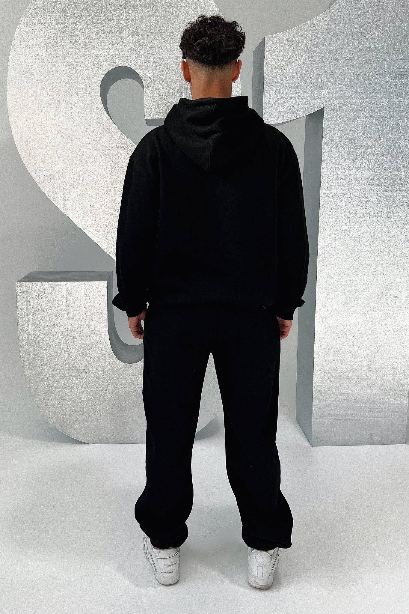 22425-series-10-sweatpants-black-1.jpg