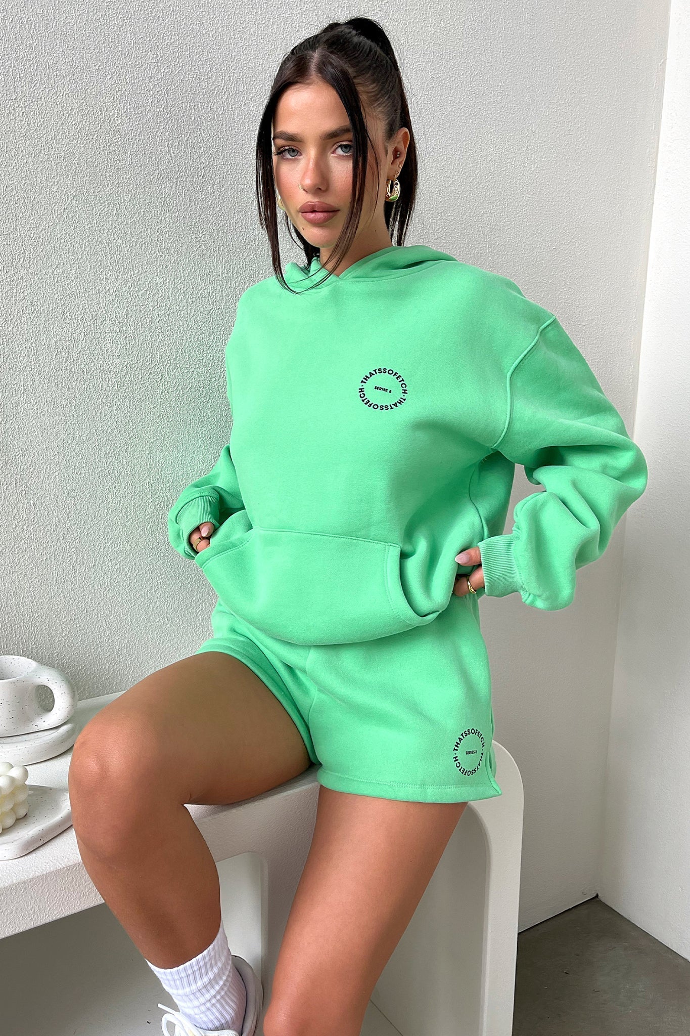 23678-series-8-shorts-green-1.webp