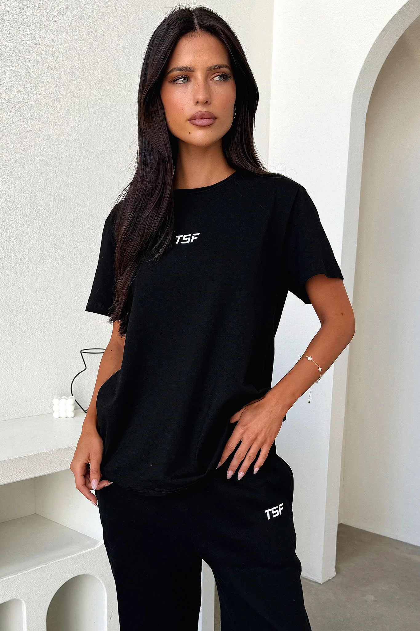 24019-kaztek-oversized-tee-black-1.webp
