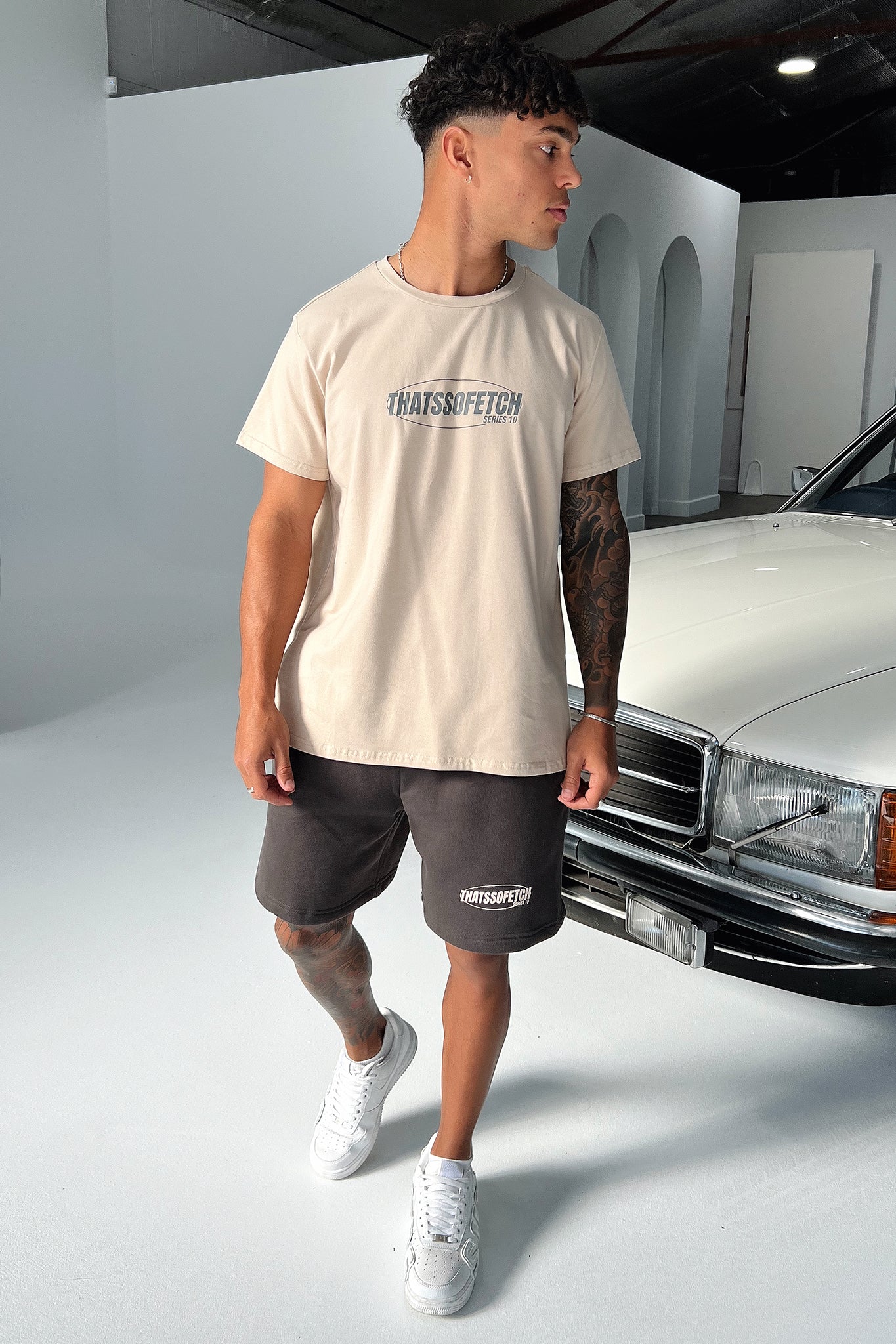 25338-series-10-oversized-tee-beige-1.webp
