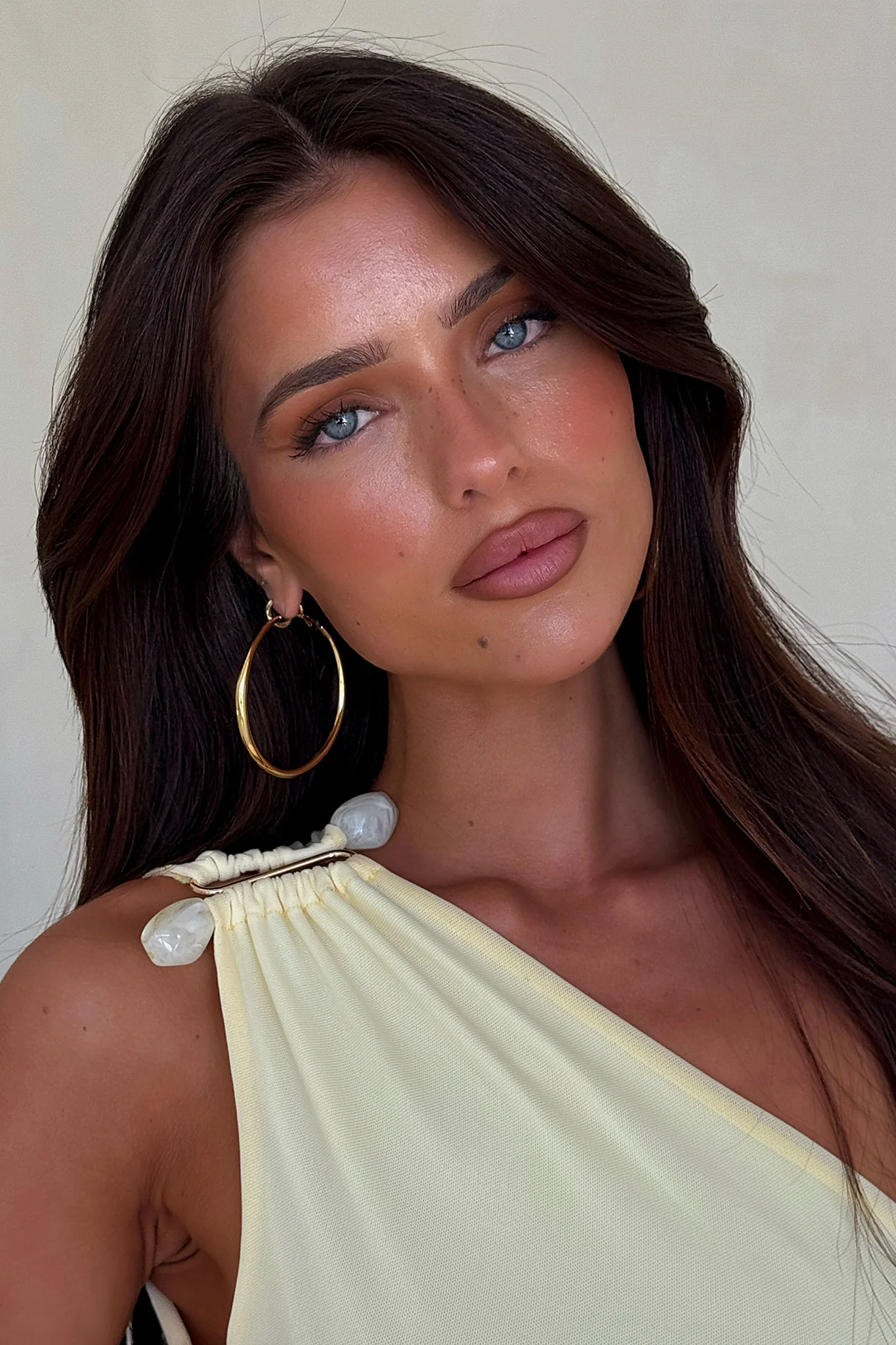 25406-huda-hoops-18k-gold-plated-1.webp