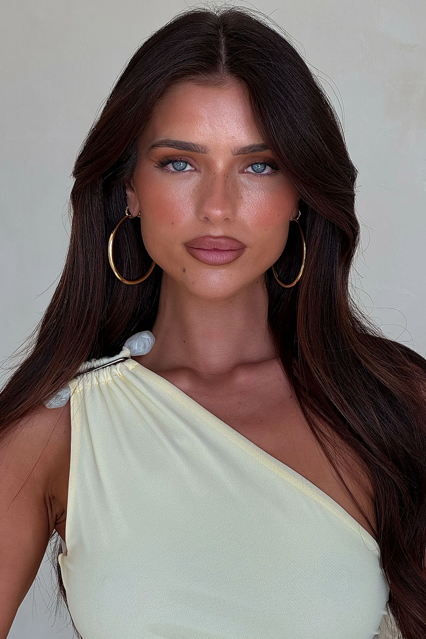 25406-huda-hoops-18k-gold-plated-1.webp
