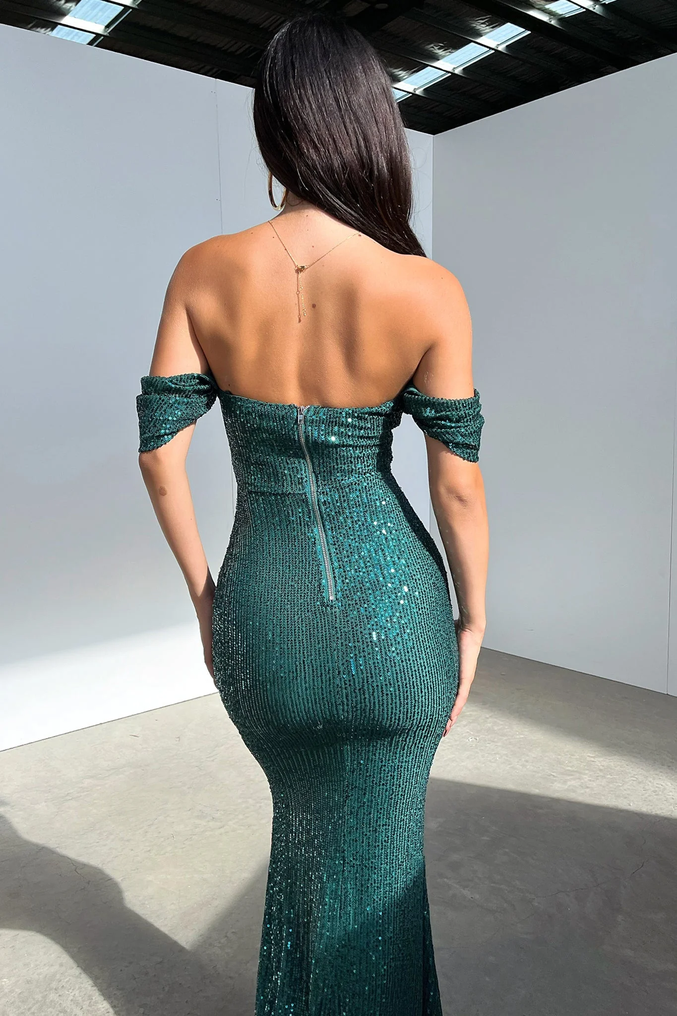 26216-nara-maxi-dress-emerald-1.webp