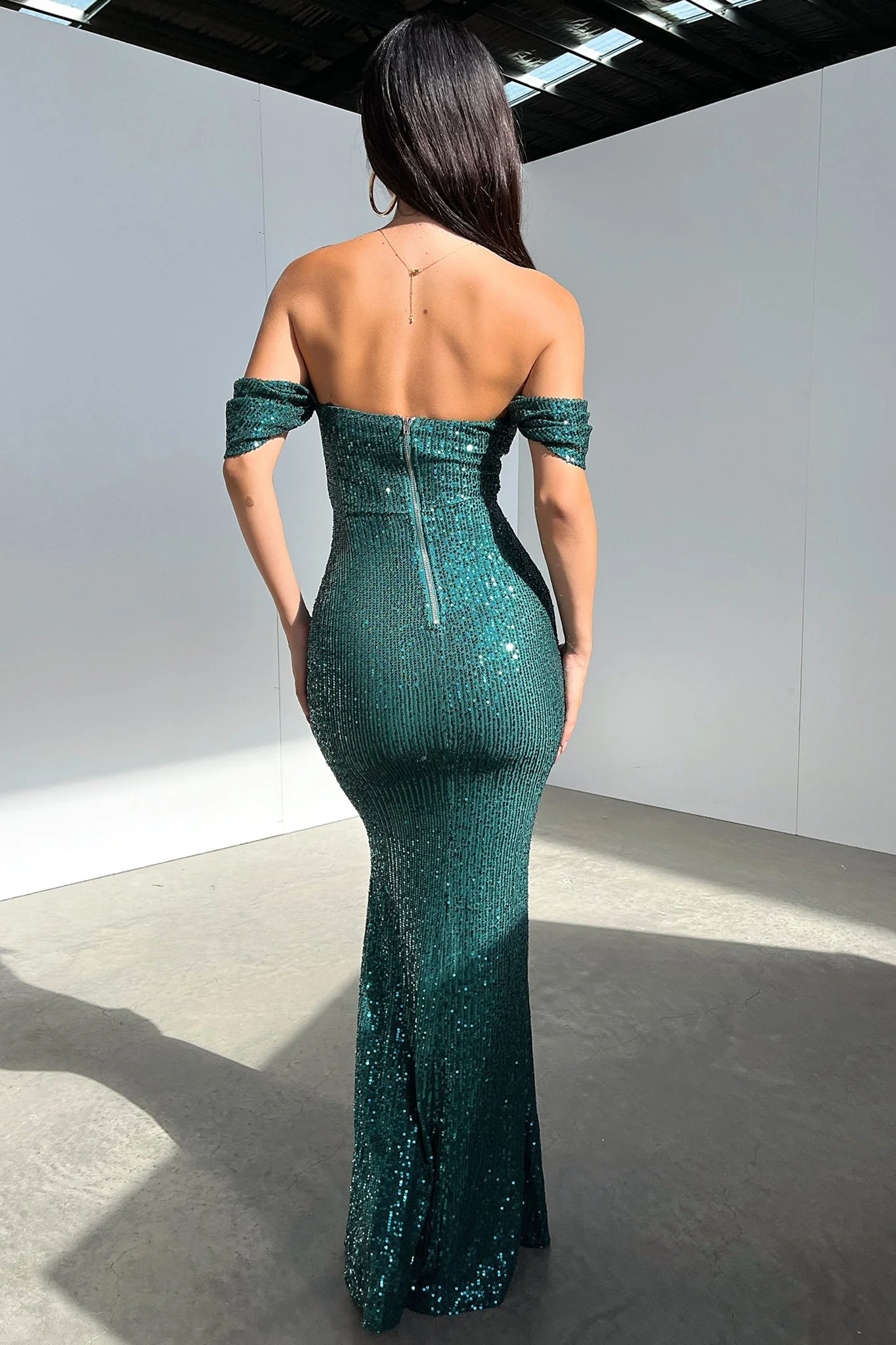 26216-nara-maxi-dress-emerald-1.webp