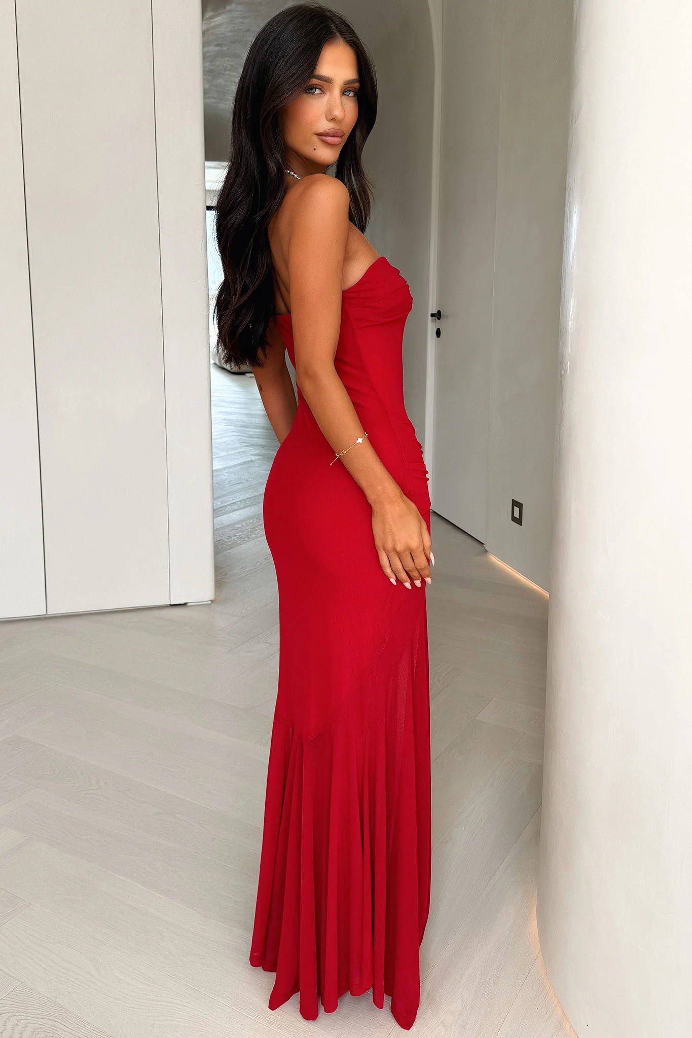 26272-tasmin-maxi-dress-red-1.webp