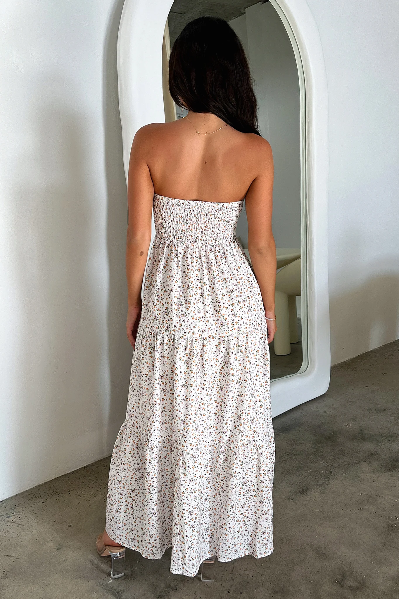 26506-hailey-maxi-dress-white-floral-1.webp