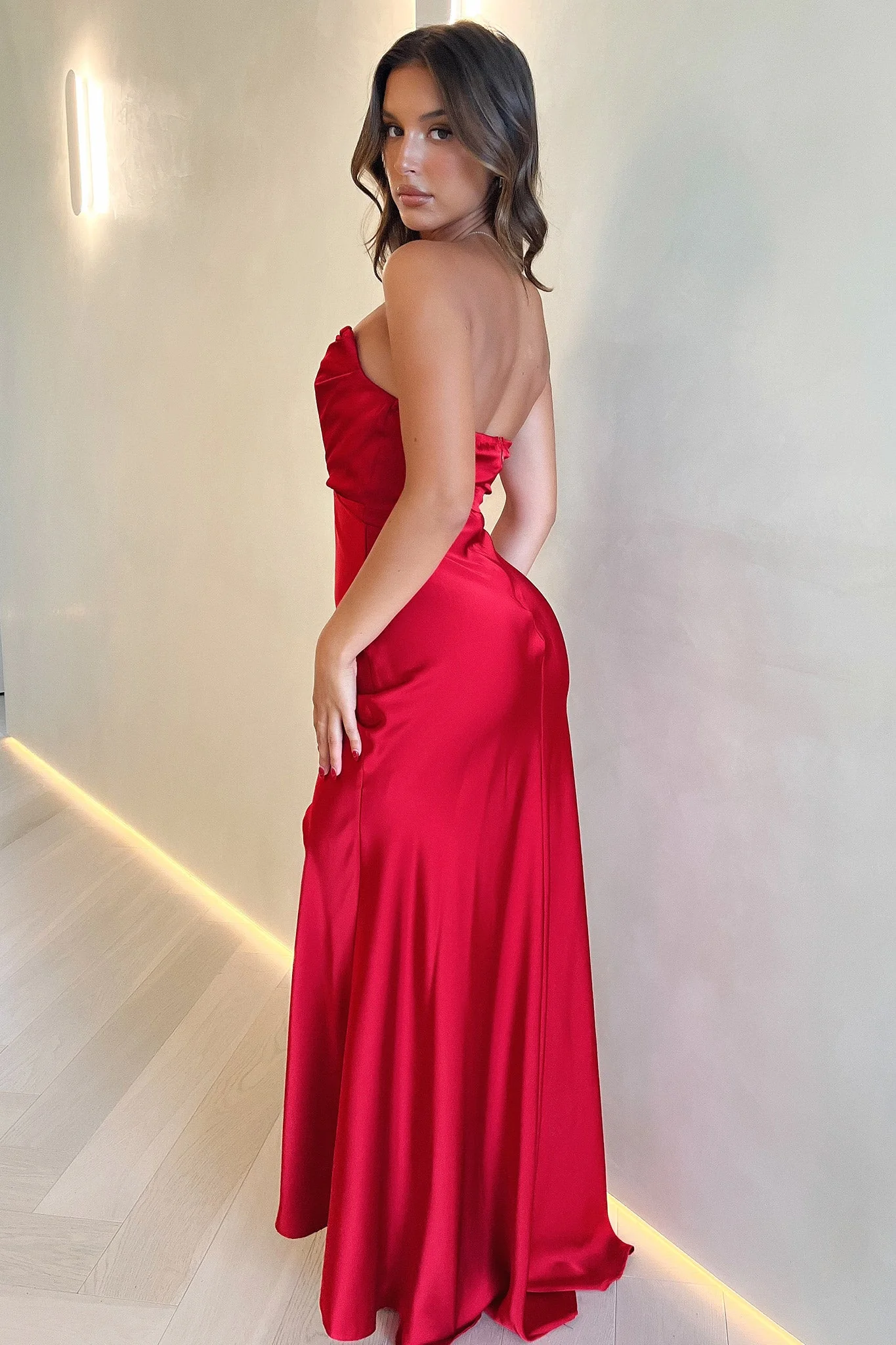 26768-oscar-maxi-dress-red-1.webp