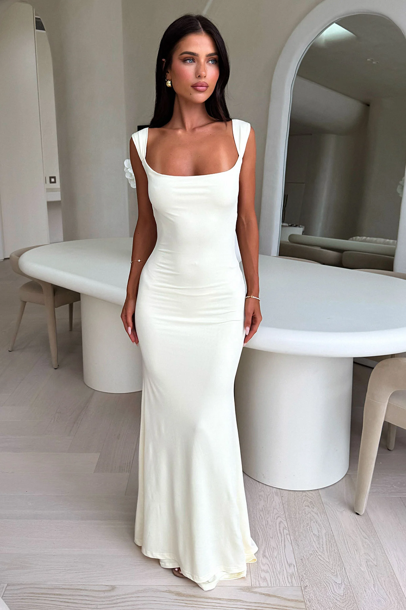 27801-elai-open-back-maxi-dress-yellow-1.webp