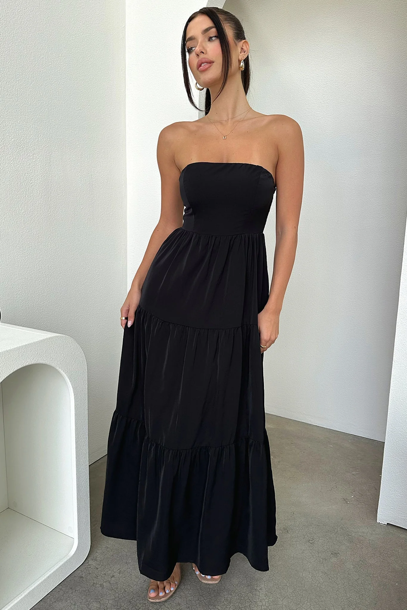 28796-hailey-maxi-dress-black-1.webp