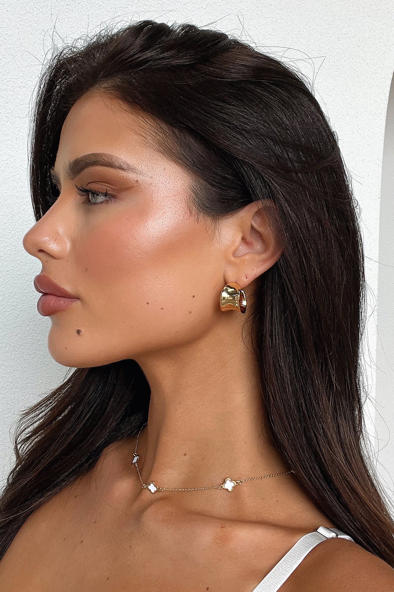 2914-ilaria-hoops-18k-gold-plated-1.webp