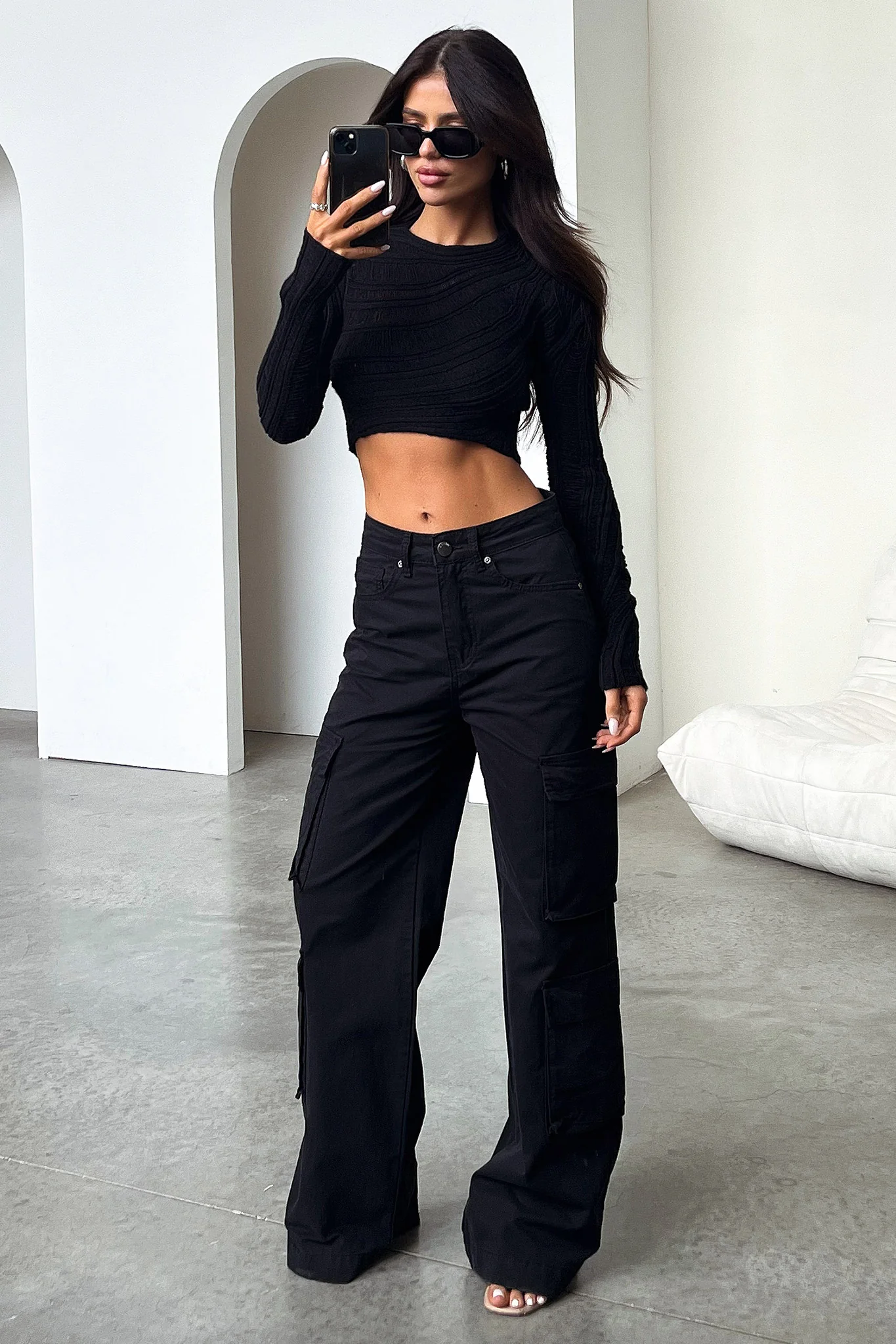 29638-alyssa-cargo-pants-black-1.webp