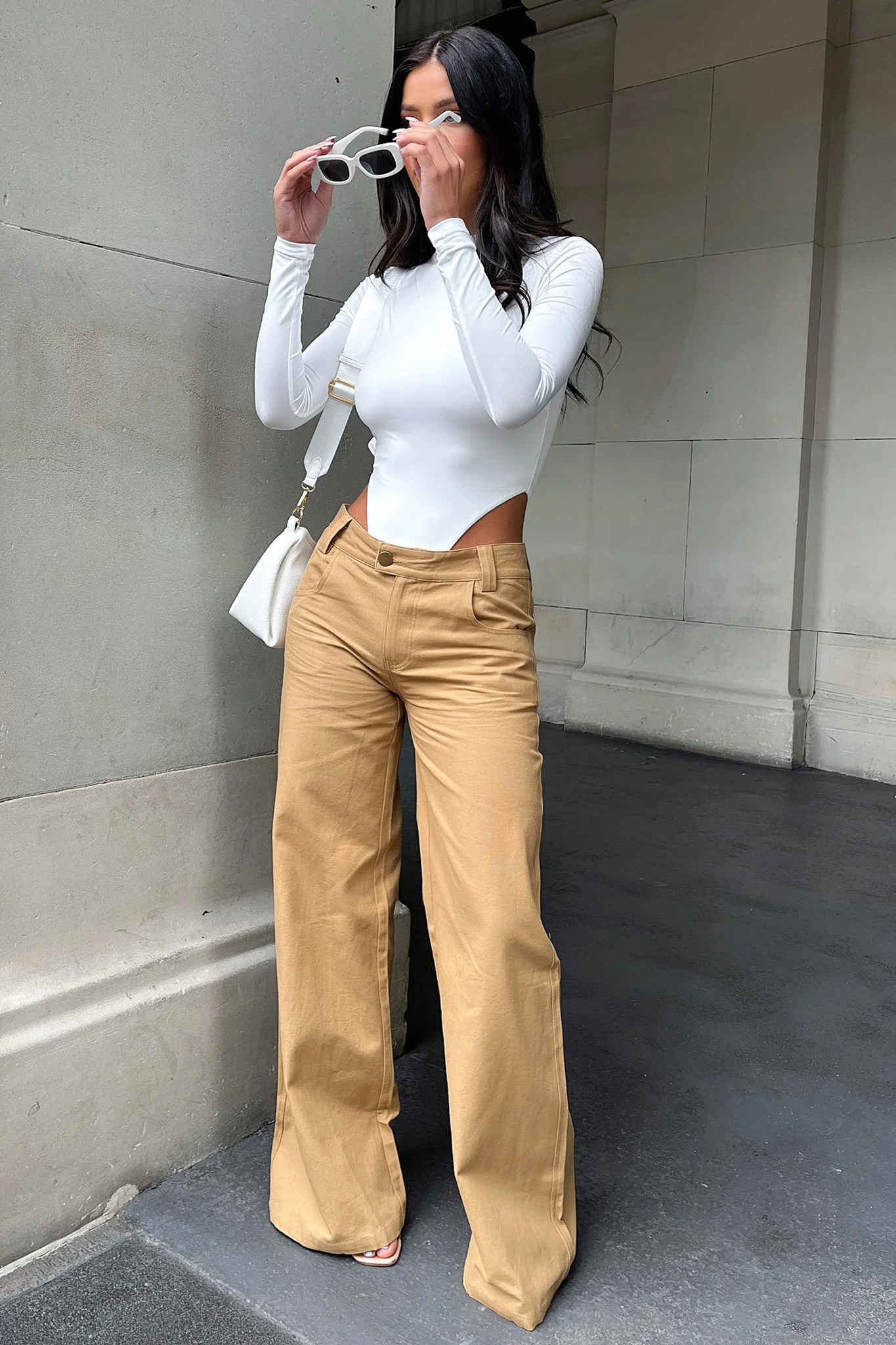 31025-inaya-wide-leg-jean-tan-1.webp