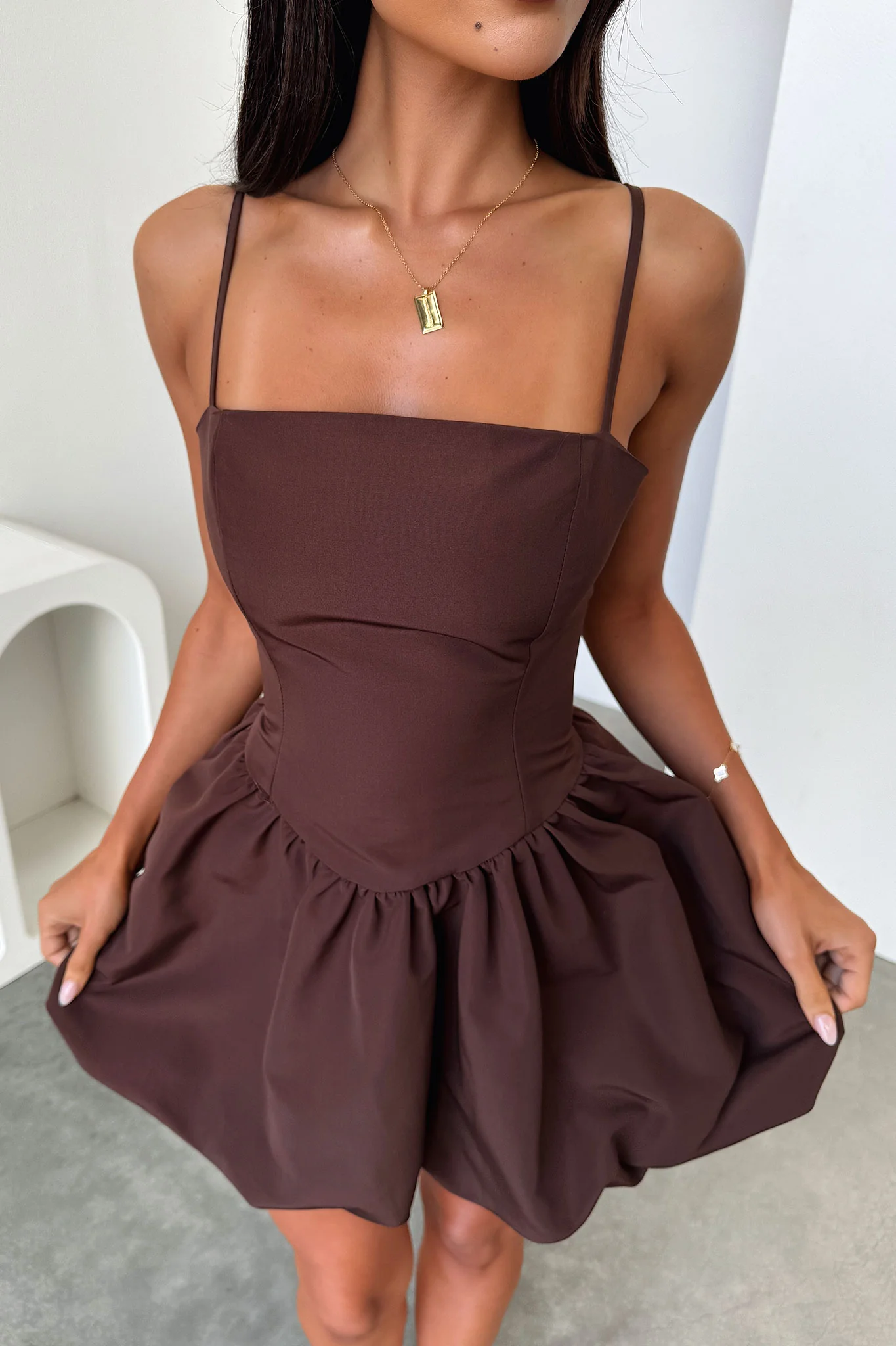 31342-albin-dress-brown-1.webp