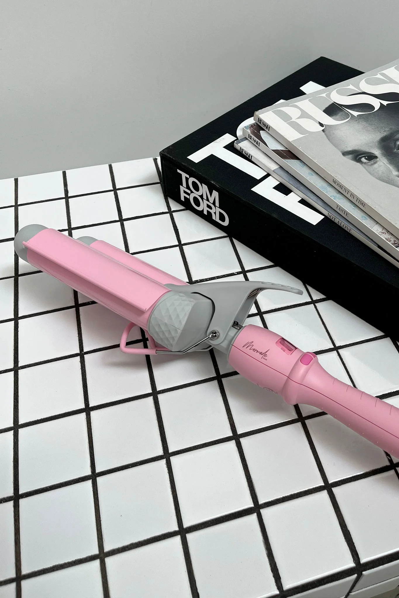 33944-mermade-pro-hair-waver-pink-32mm-1.webp